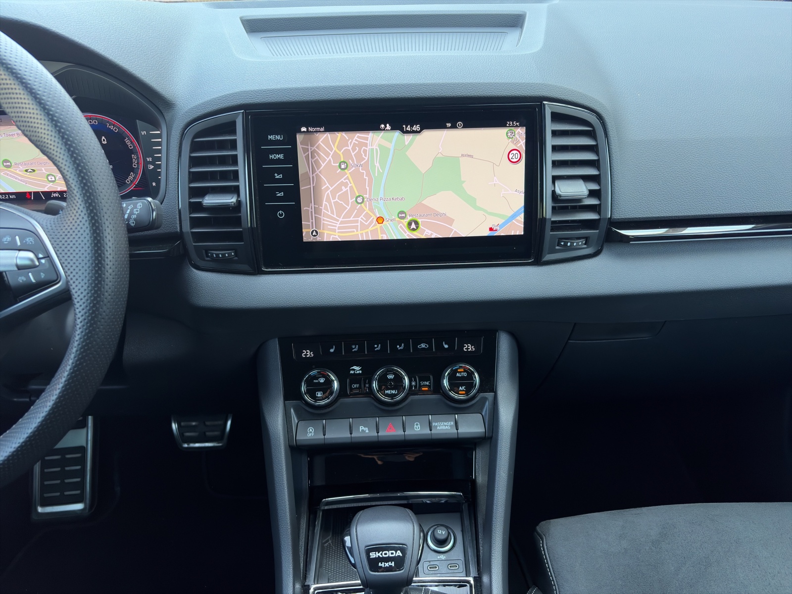 SKODA Karoq 2.0 TSI SportLine 4x4 DSG-image-10