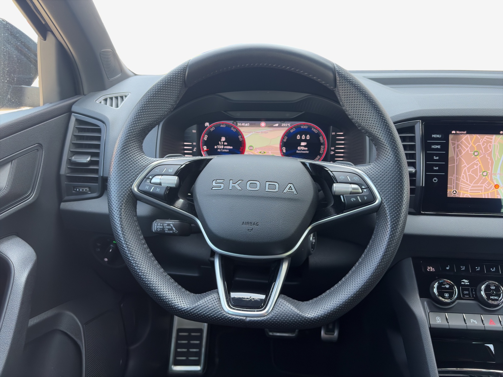 SKODA Karoq 2.0 TSI SportLine 4x4 DSG-image-9