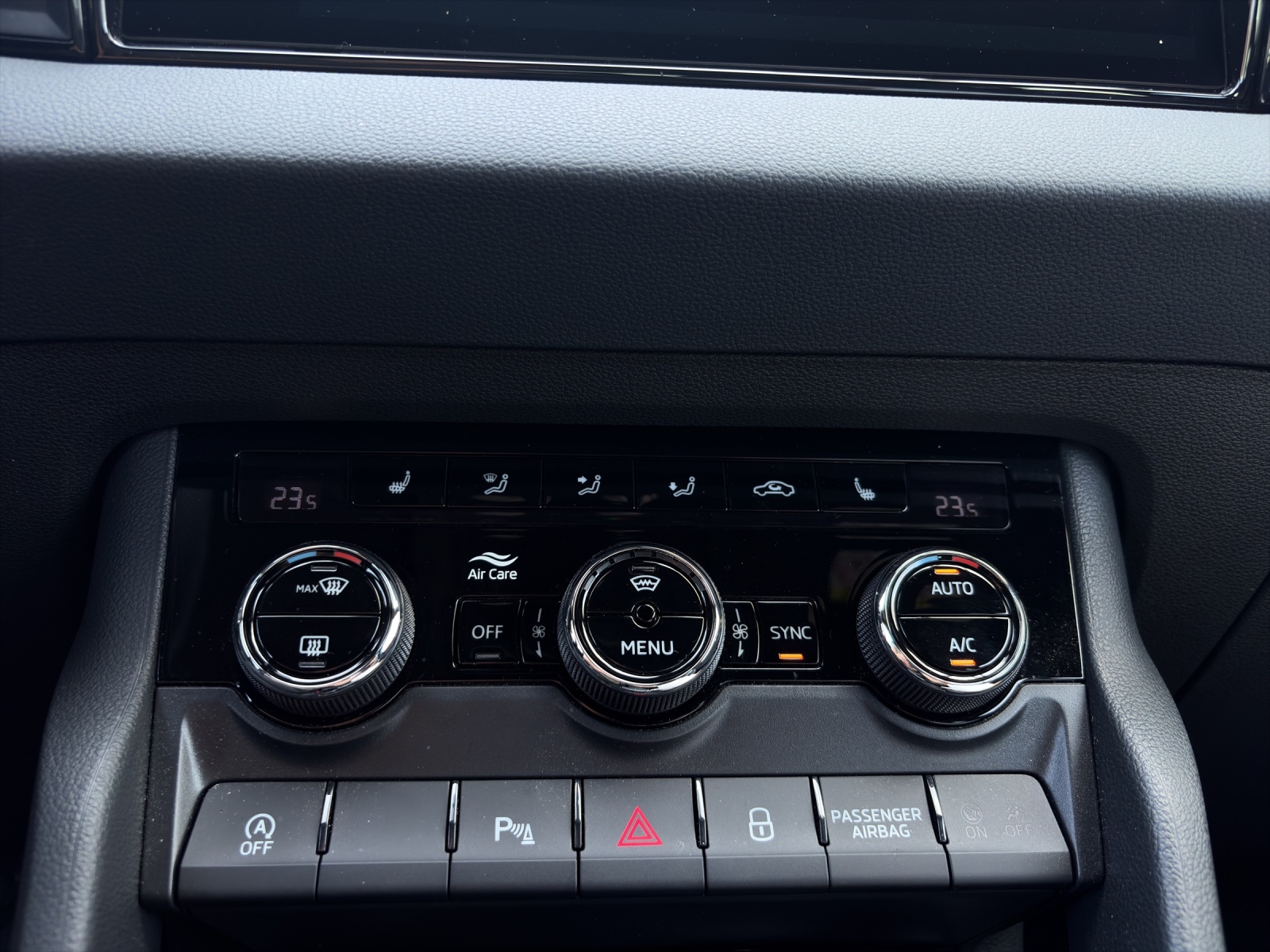 SKODA Karoq 2.0 TSI SportLine 4x4 DSG-image-13