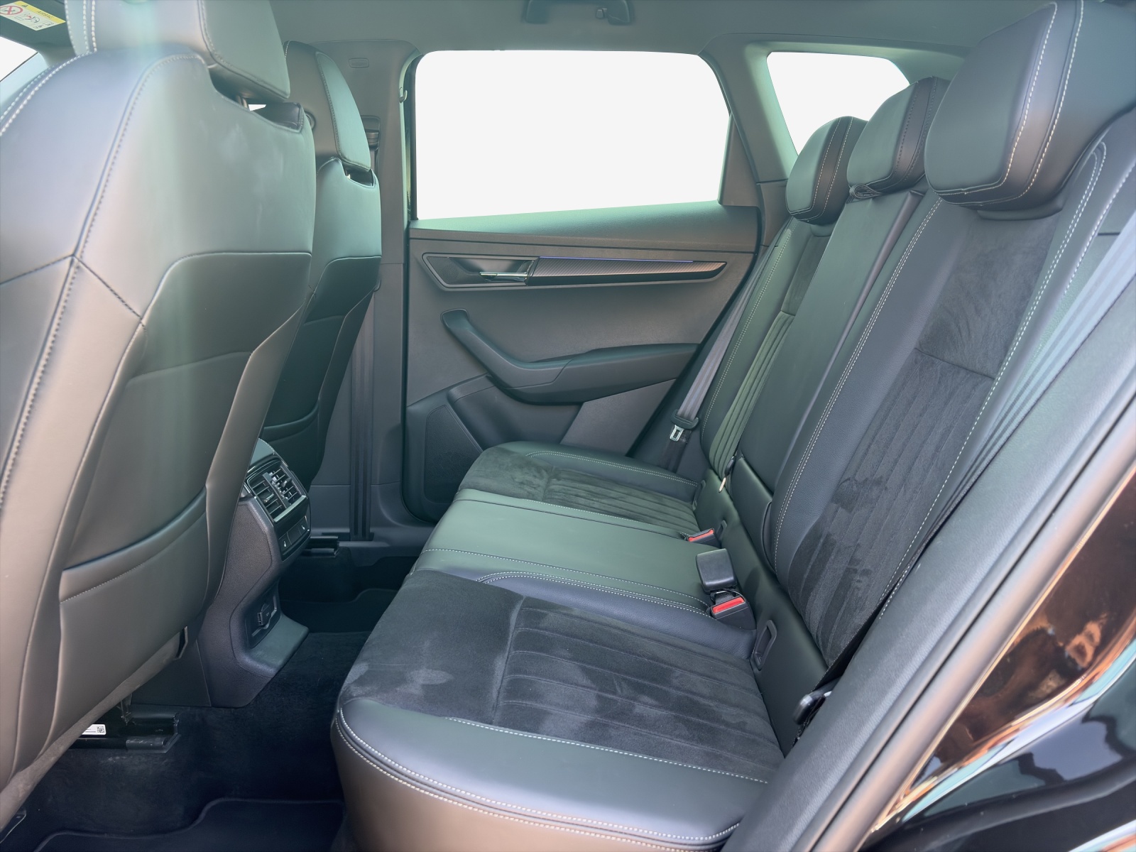 SKODA Karoq 2.0 TSI SportLine 4x4 DSG-image-11