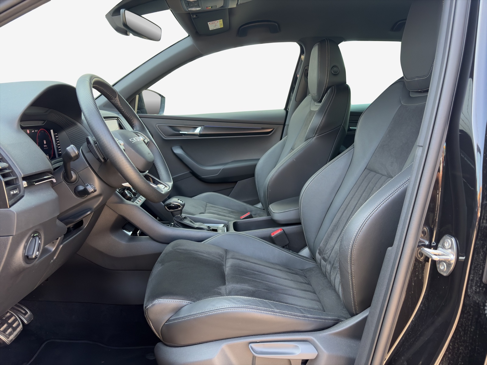 SKODA Karoq 2.0 TSI SportLine 4x4 DSG-image-7
