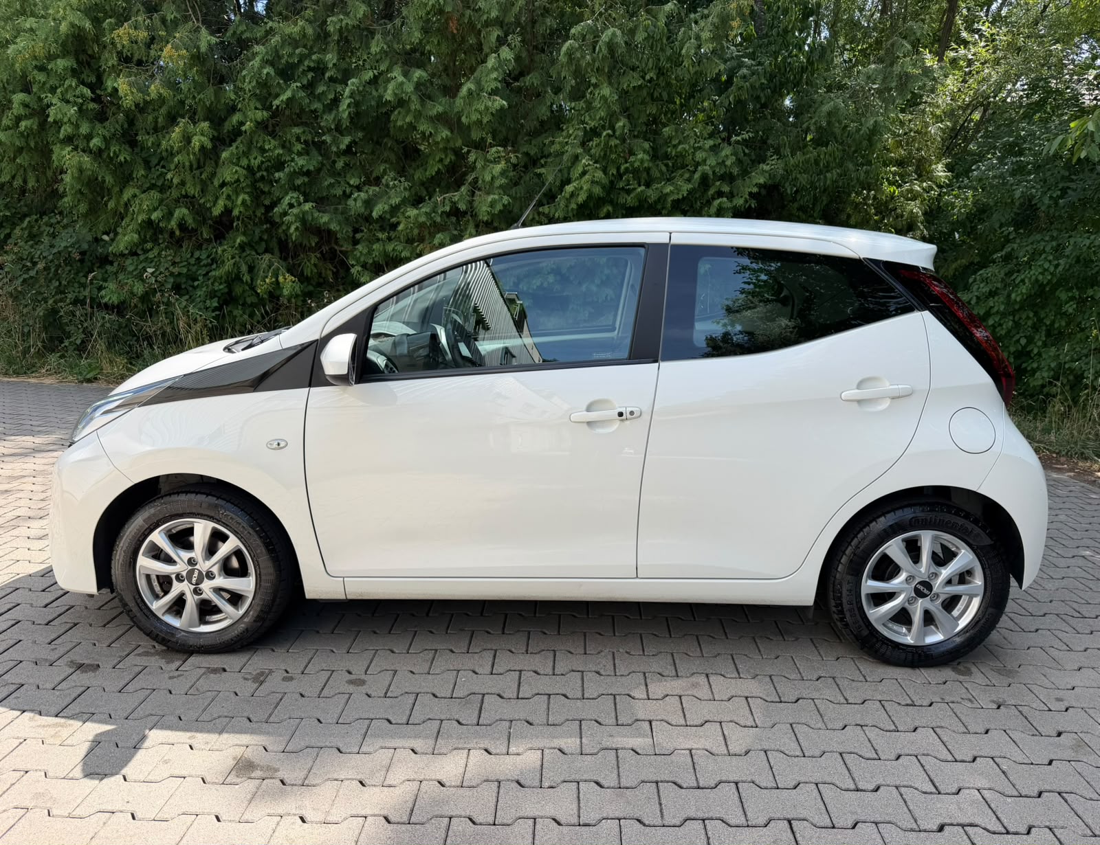 TOYOTA Aygo 1.0 VVT-i x-play-showroom-element-1