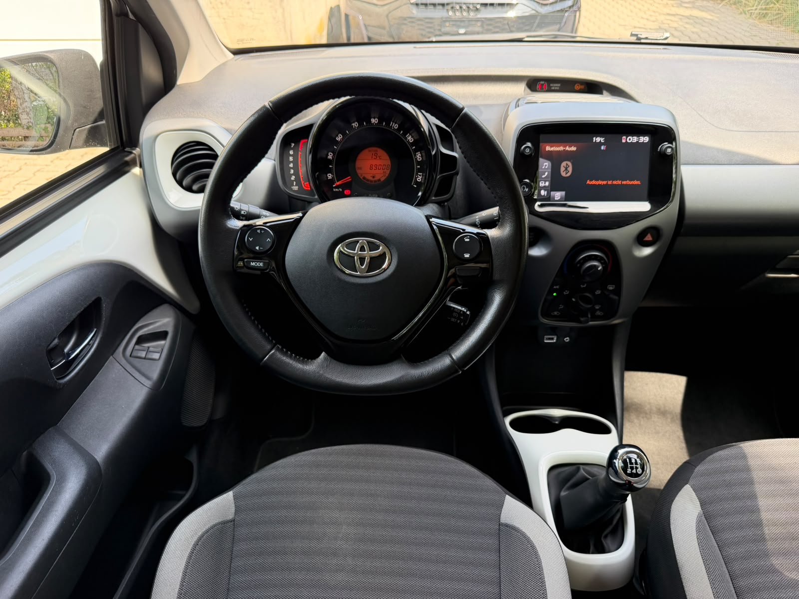 TOYOTA Aygo 1.0 VVT-i x-play-image-17