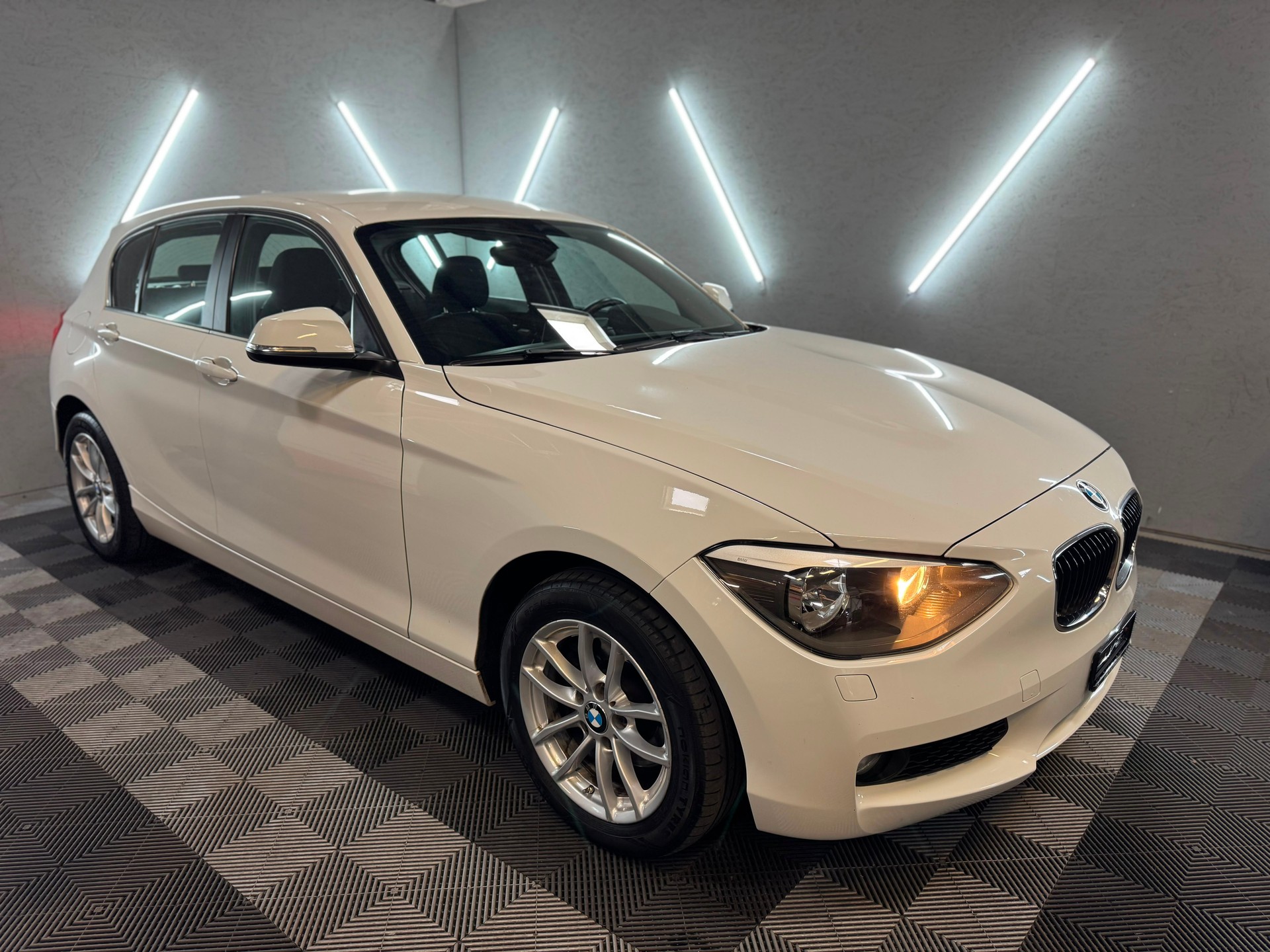 BMW 118d xDrive-image-0