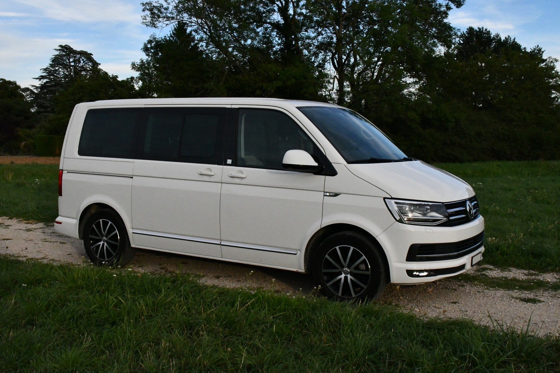 VW 2.0 TDI 150 Highline DSG 4m-image-0
