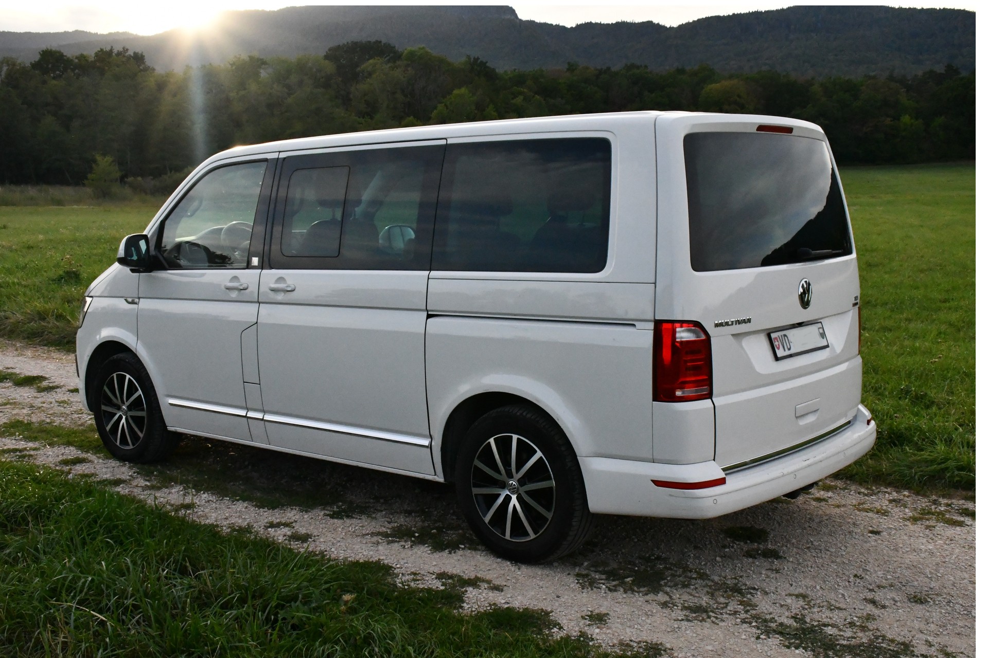 VW 2.0 TDI 150 Highline DSG 4m-image-3