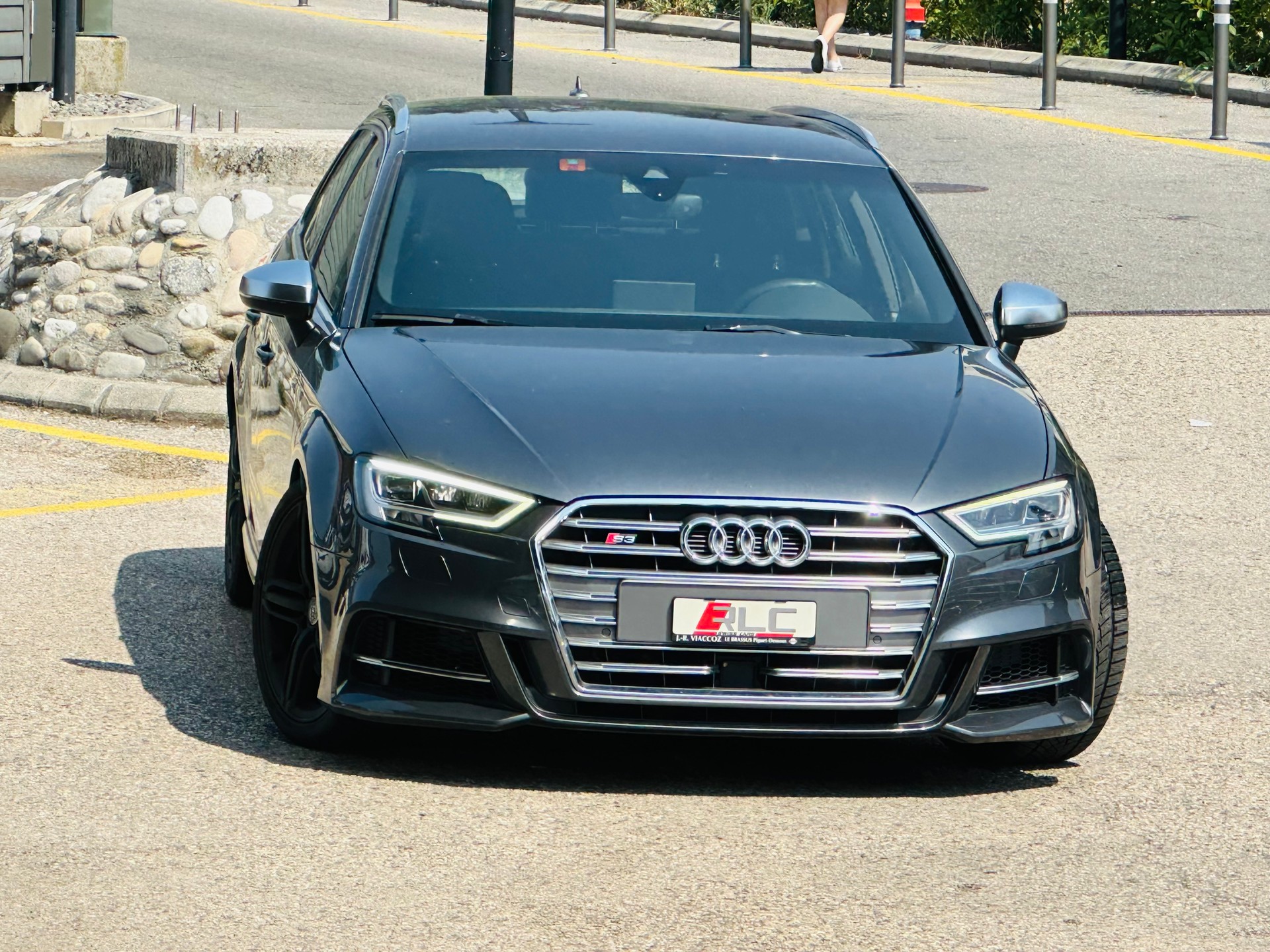 AUDI S3 Sportback 2.0 TFSI quattro S-tronic-showroom-element-1