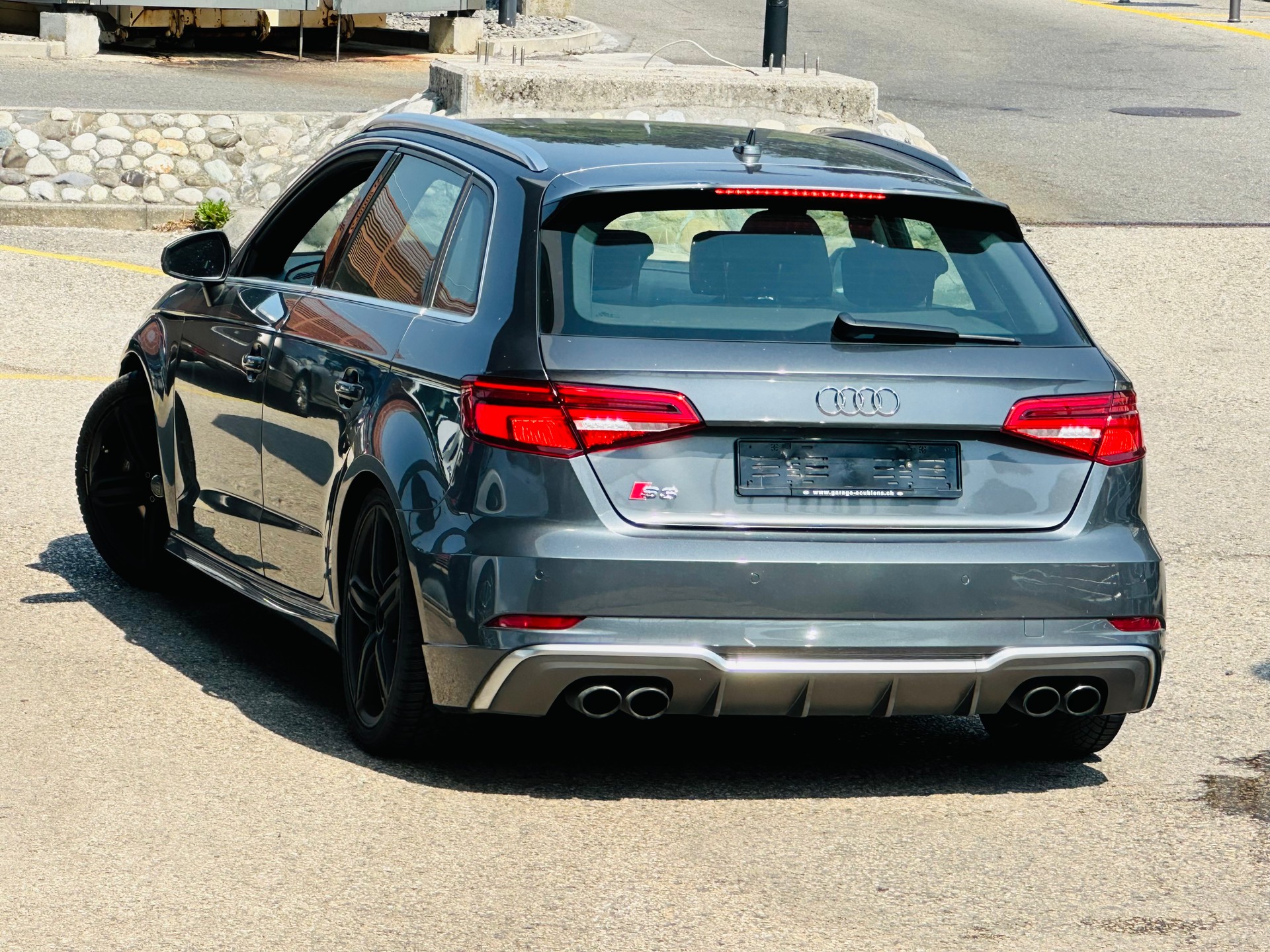 AUDI S3 Sportback 2.0 TFSI quattro S-tronic-image-6