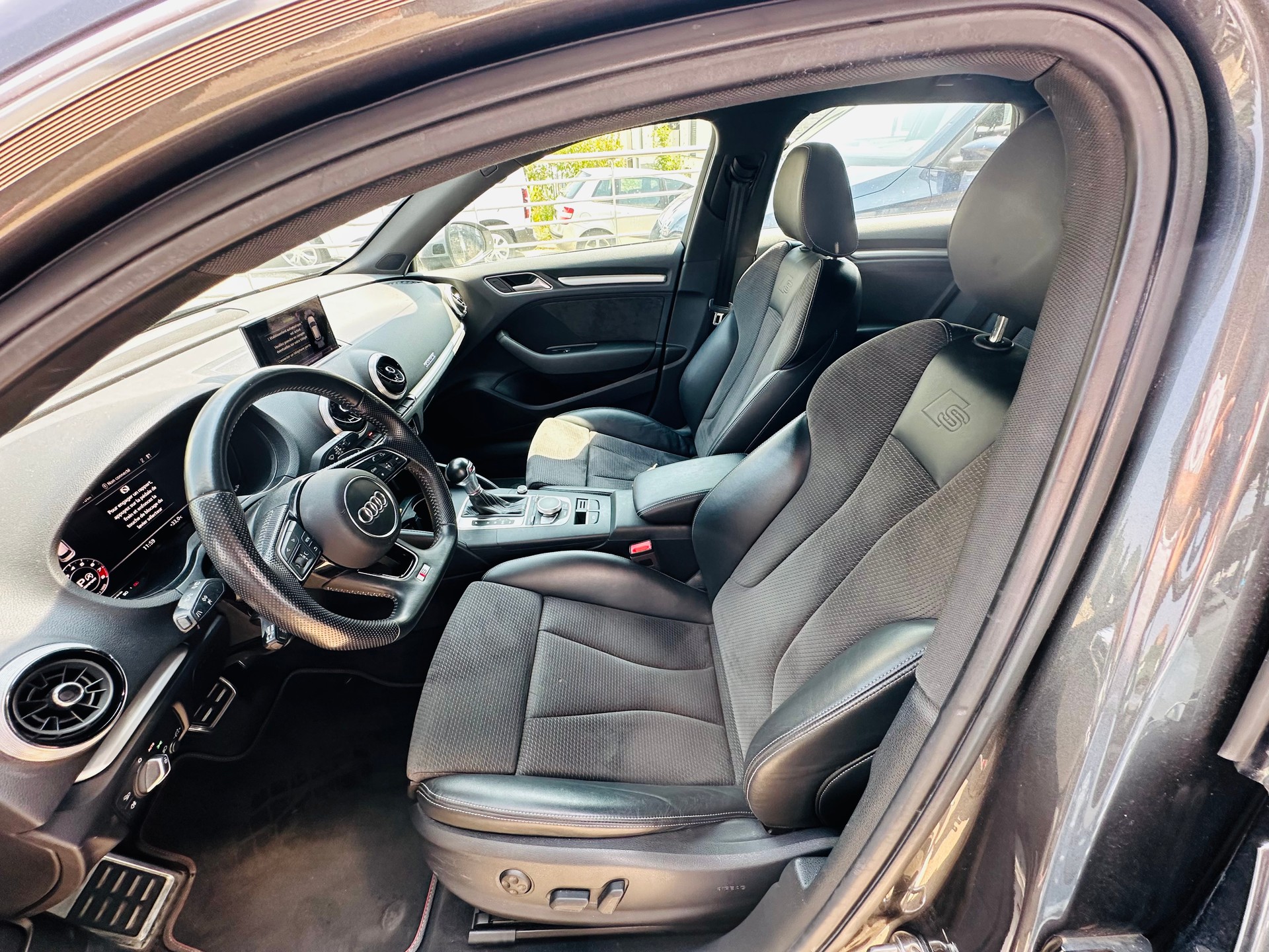 AUDI S3 Sportback 2.0 TFSI quattro S-tronic-image-8