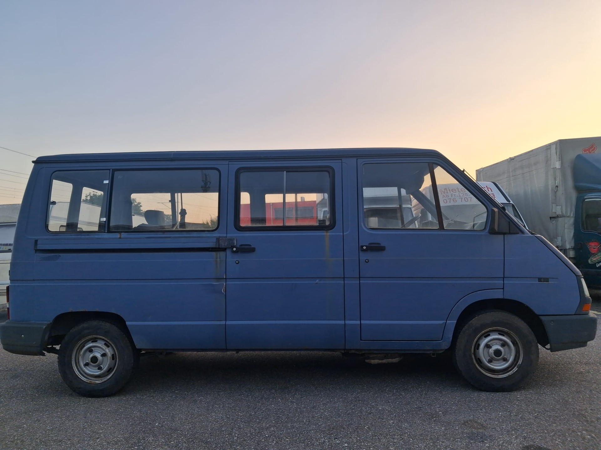 RENAULT Microbus T 7BA 2.2-image-3