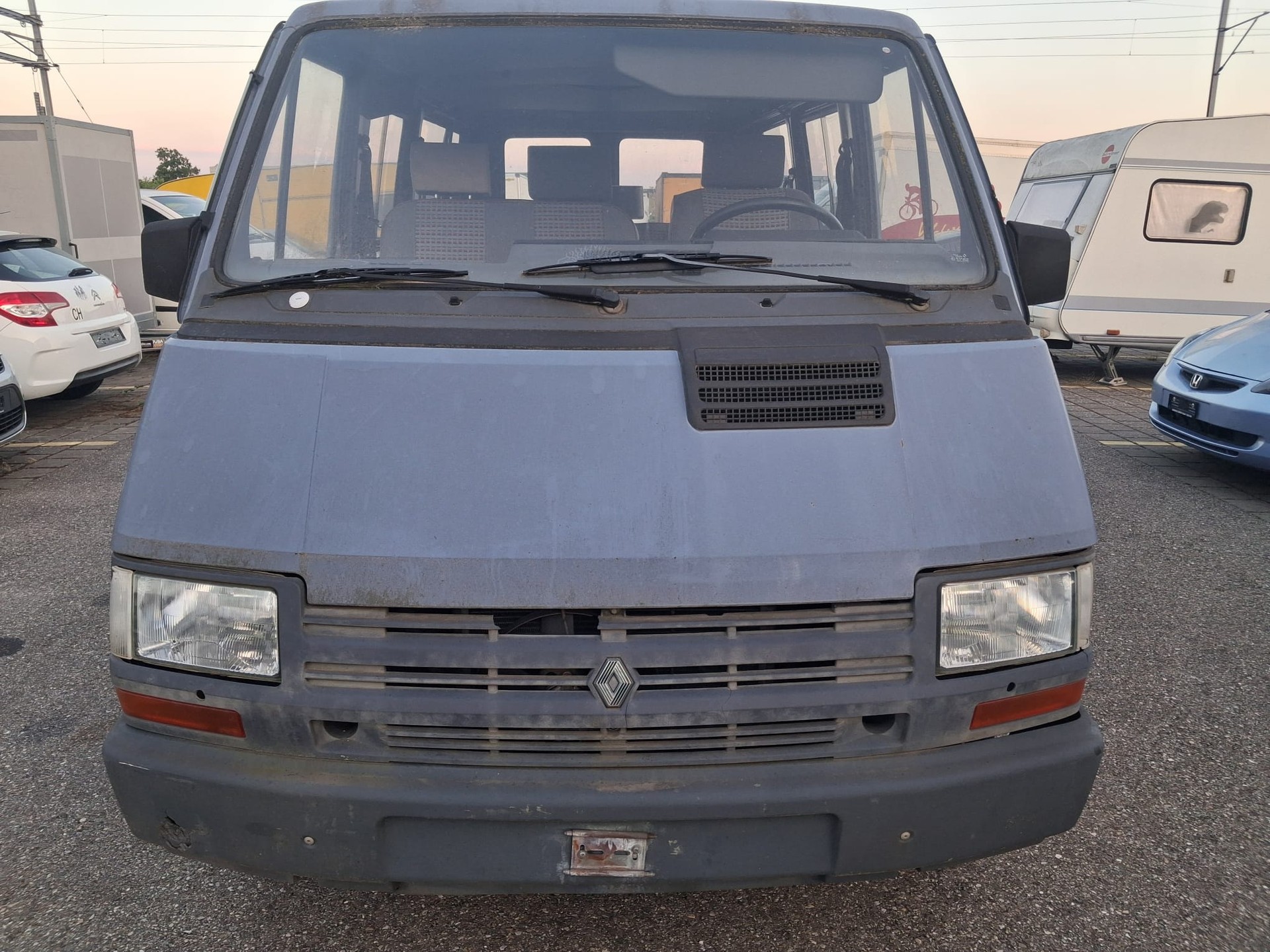 RENAULT Microbus T 7BA 2.2-image-1