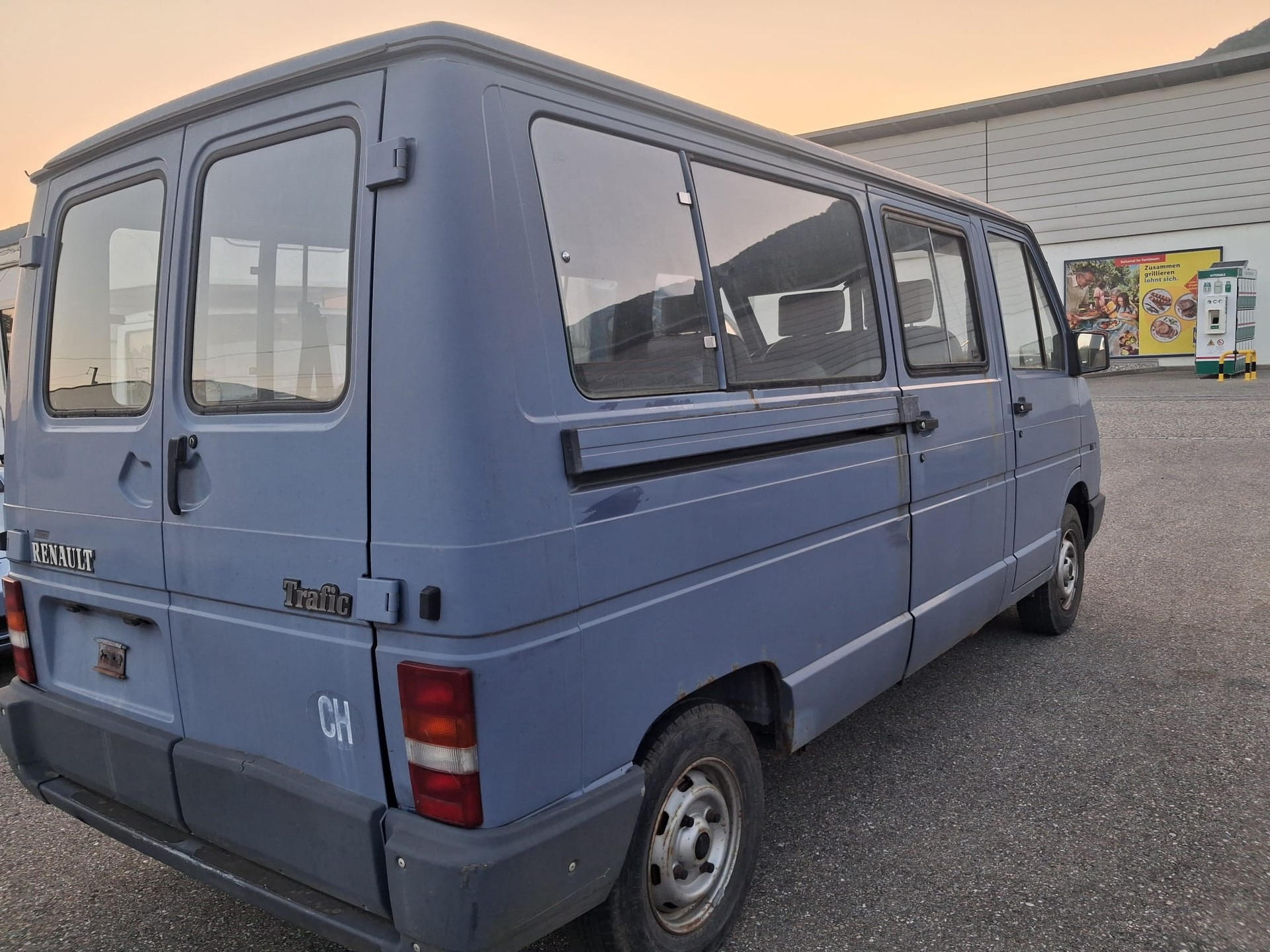 RENAULT Microbus T 7BA 2.2-image-4