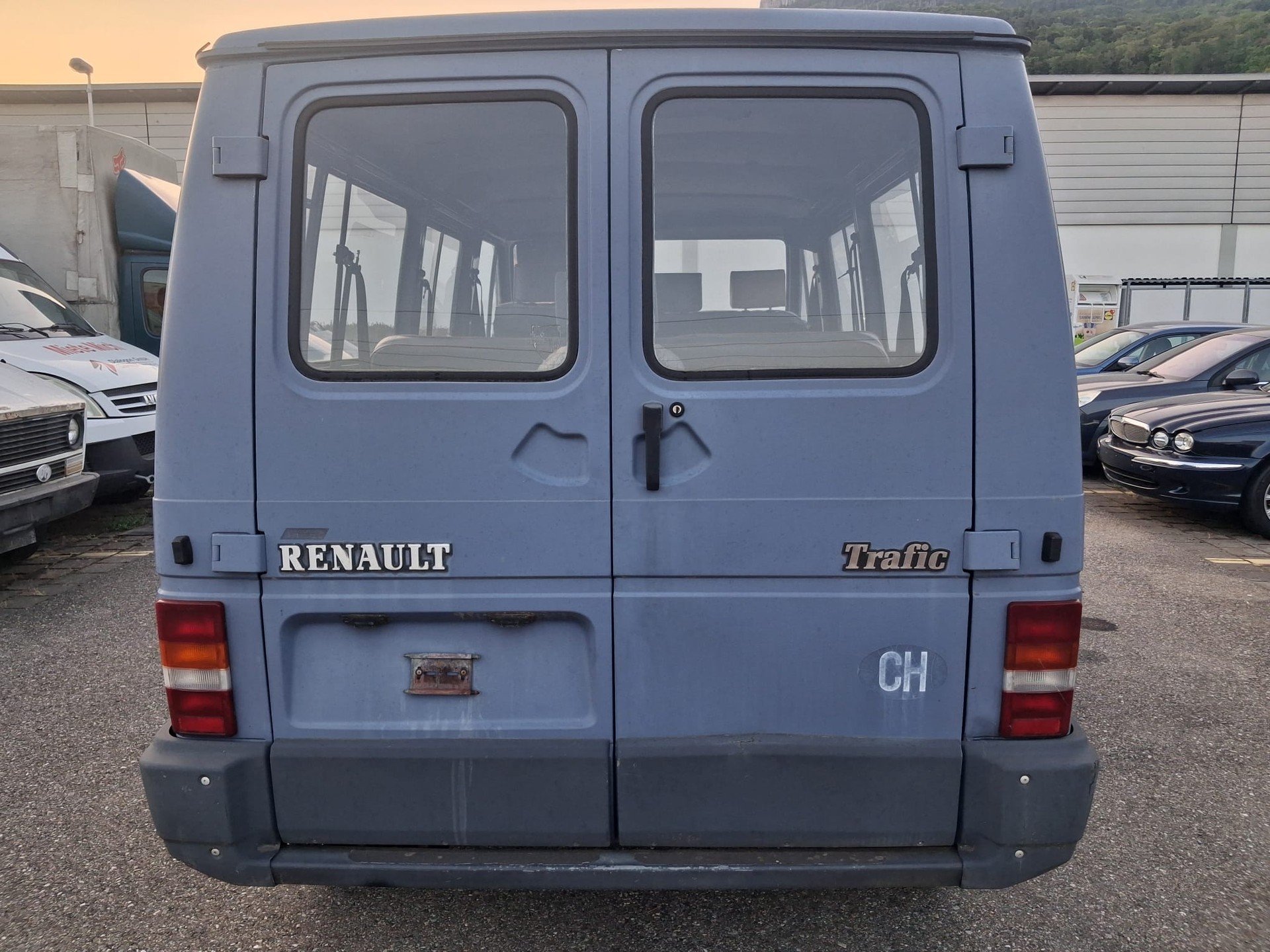 RENAULT Microbus T 7BA 2.2-image-5