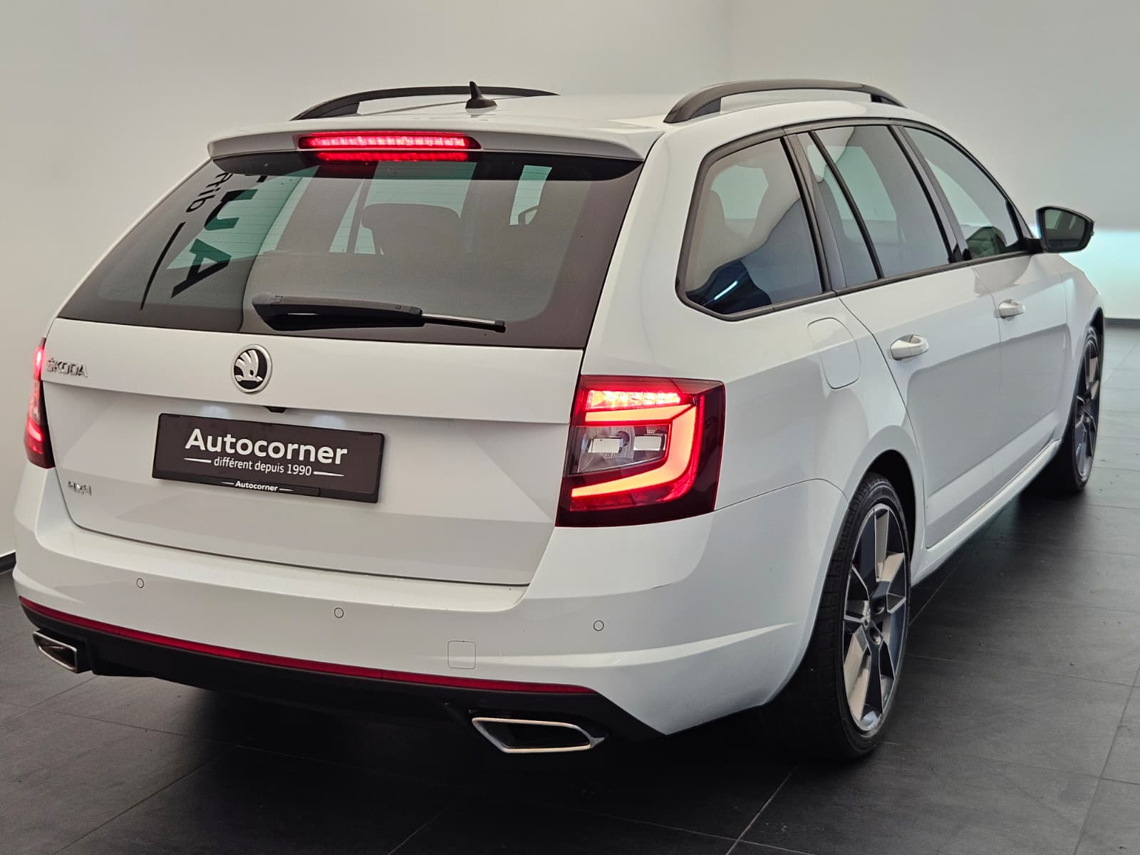 SKODA Octavia Combi 2.0 TDI RS Prag 4x4 DSG-image-6