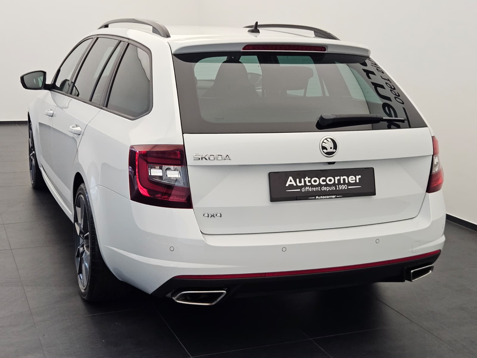 SKODA Octavia Combi 2.0 TDI RS Prag 4x4 DSG-image-8