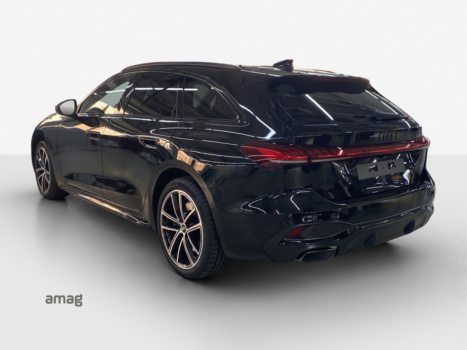 AUDI A5 Avant e-hybrid quattro Attraction 220 kW S tronic-image-2