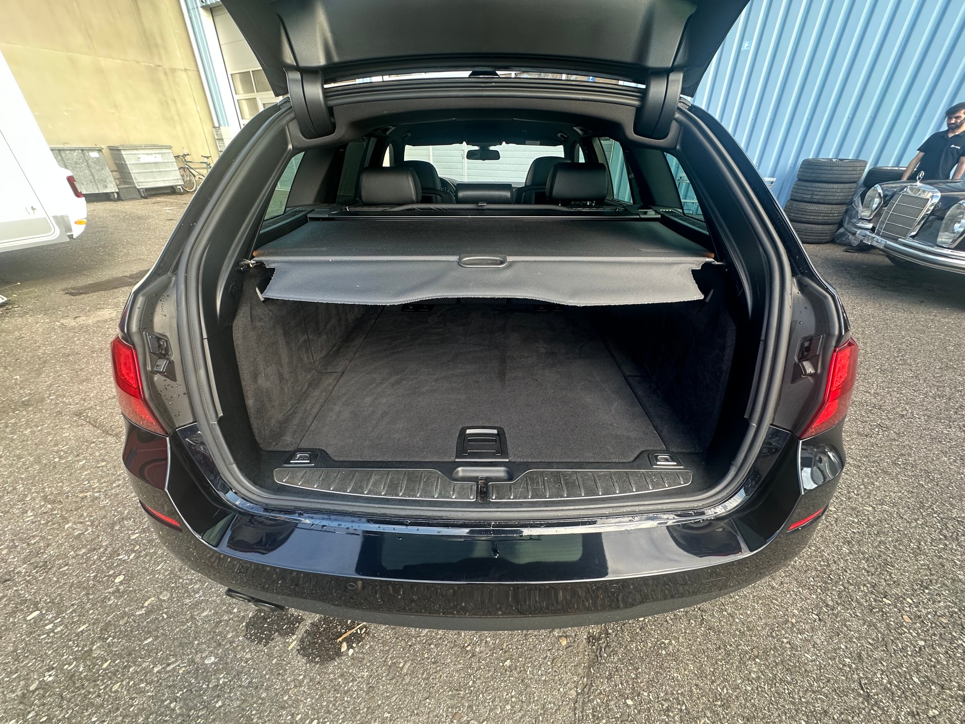 BMW 530d xDrive Touring Steptronic M Sportpacket-image-14