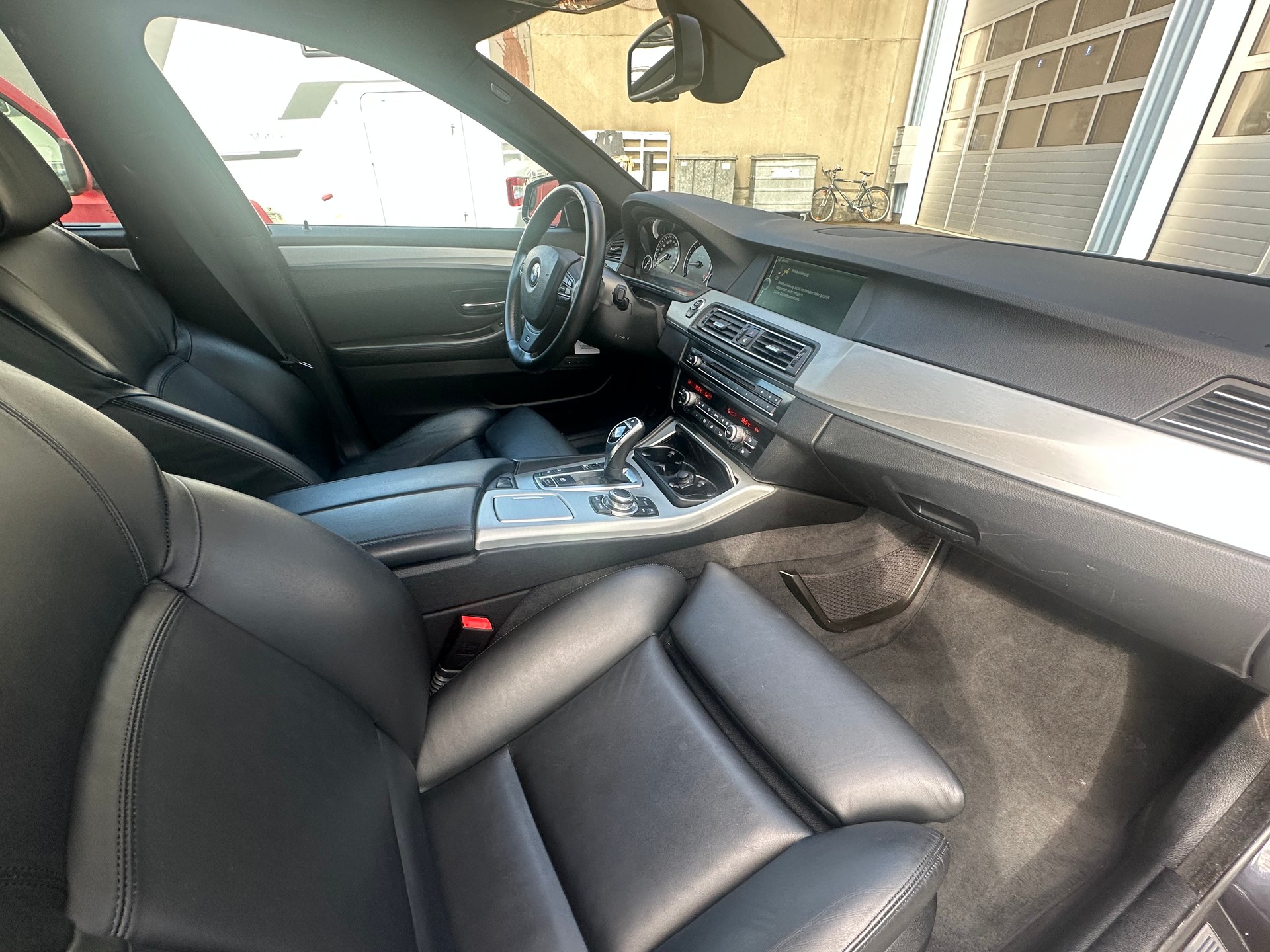 BMW 530d xDrive Touring Steptronic M Sportpacket-image-12