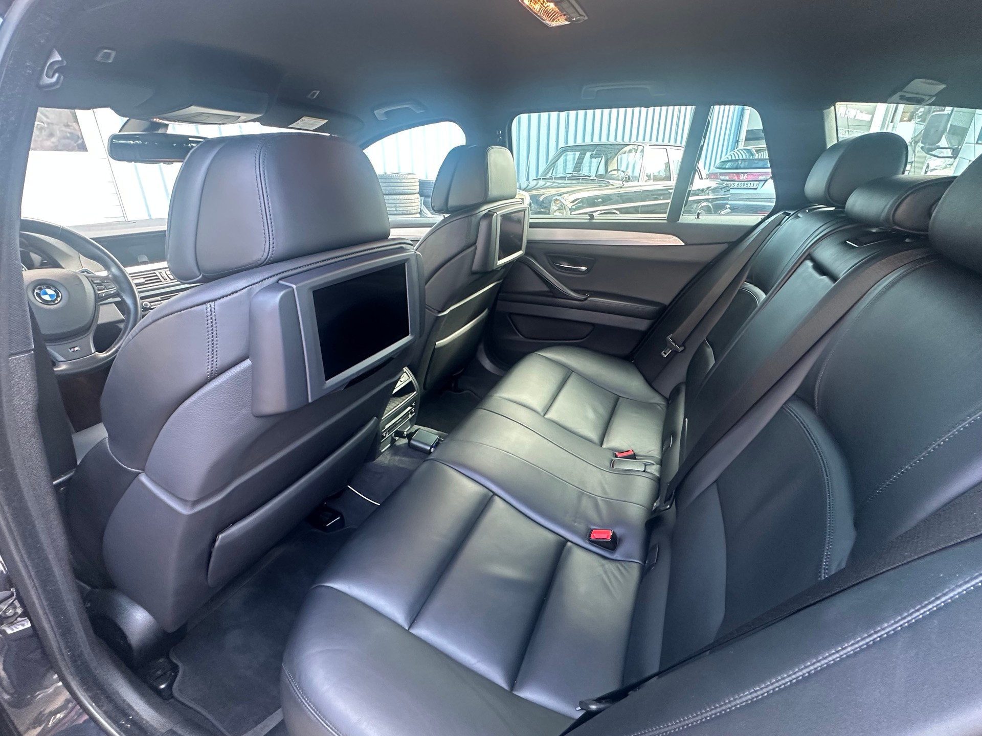 BMW 530d xDrive Touring Steptronic M Sportpacket-image-13