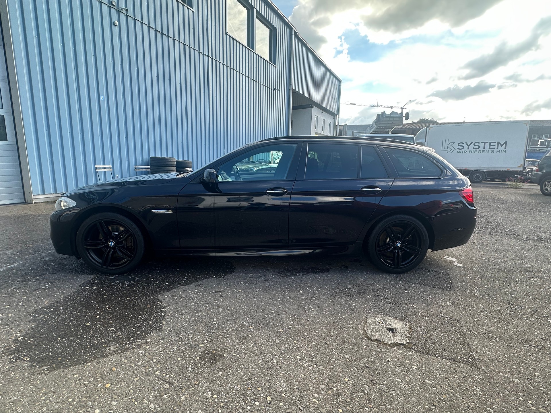 BMW 530d xDrive Touring Steptronic M Sportpacket-image-3