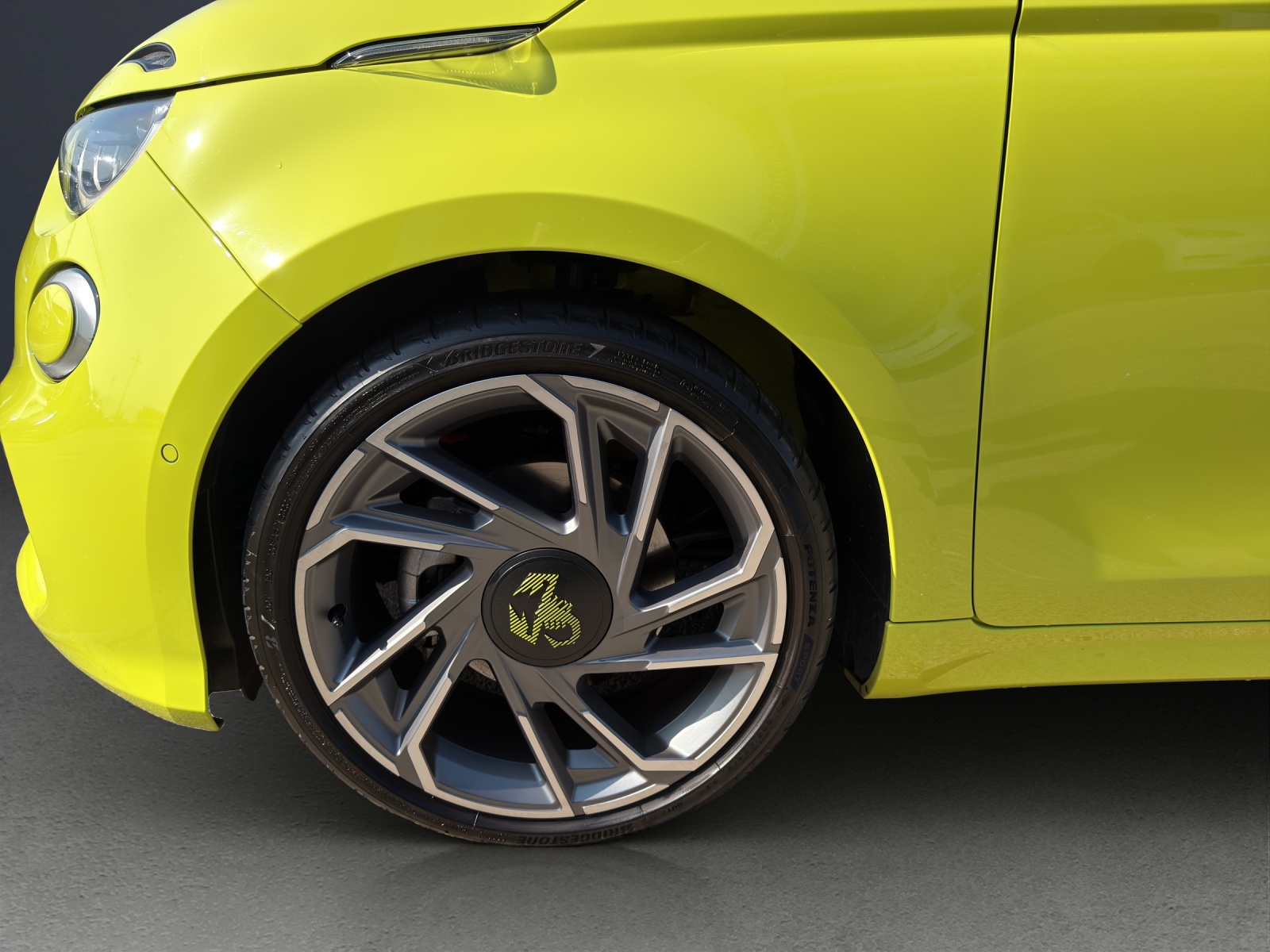 Image FIAT 500-ABARTH Abarth 500e Scorpionissima