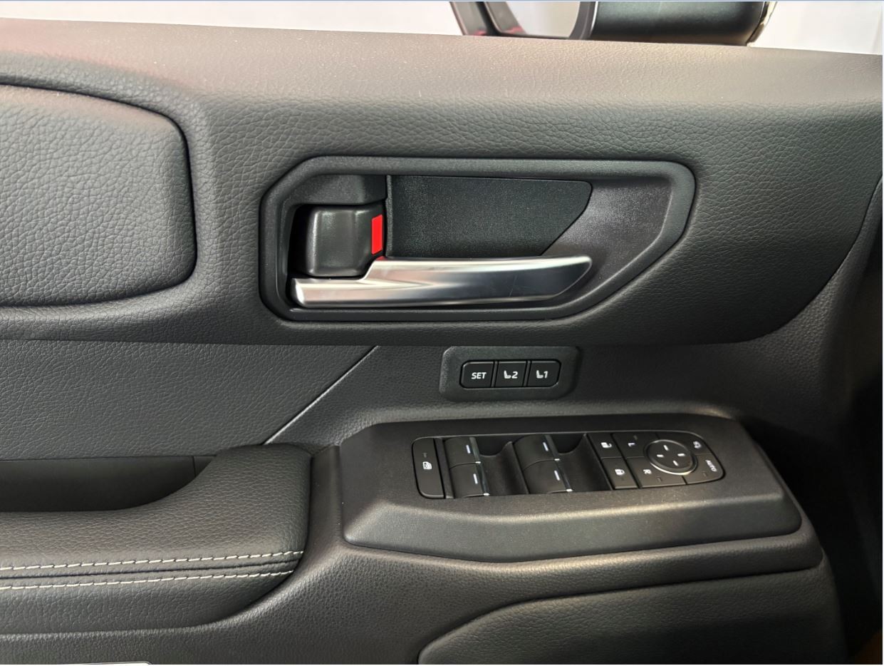 TOYOTA Land Cruiser 2.8 D 48V Invincible-image-16