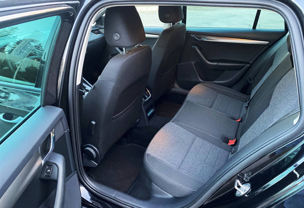 SKODA Octavia Combi 2.0 TDI 150 Soleil DSG-image-10