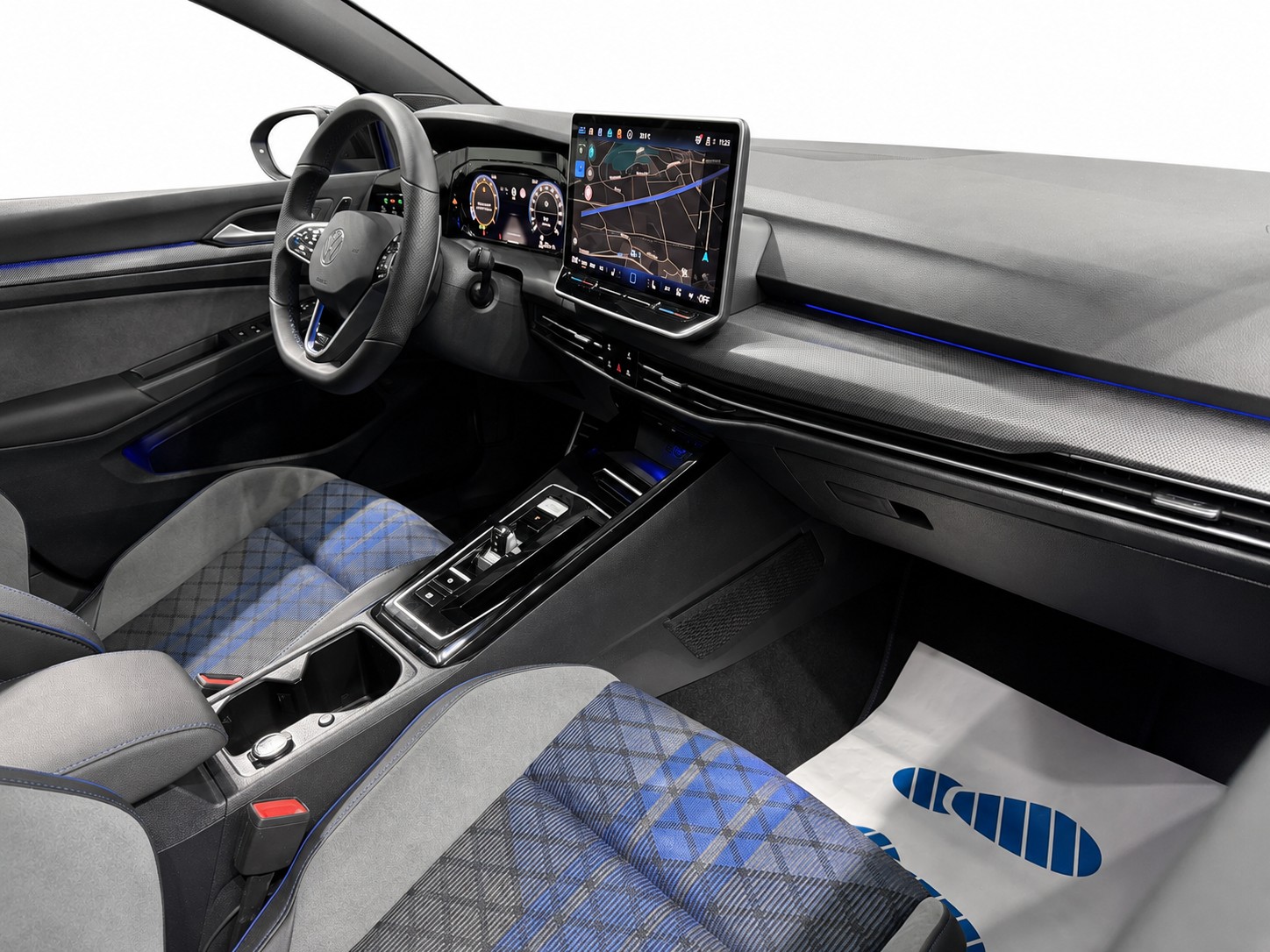 VW Golf 2.0 TSI R DSG 4 Motion * Panorama-Glasdach * Facelift * Anhängerkupplung *-image-9