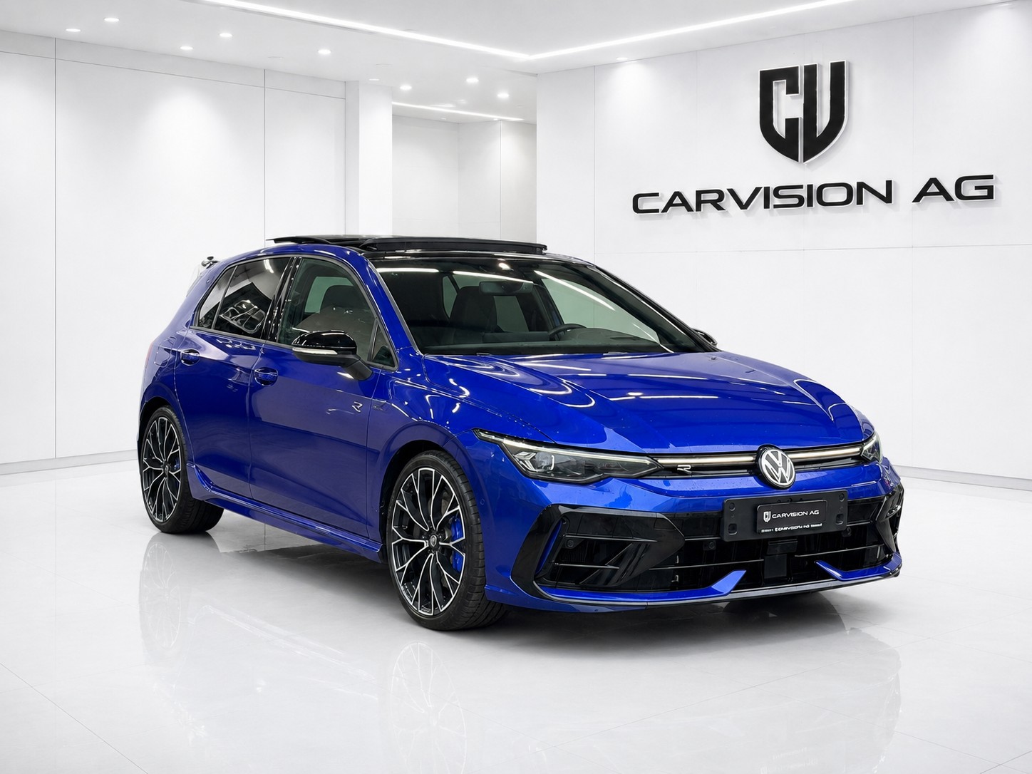 VW Golf 2.0 TSI R DSG 4 Motion * Panorama-Glasdach * Facelift * Anhängerkupplung *-image-2