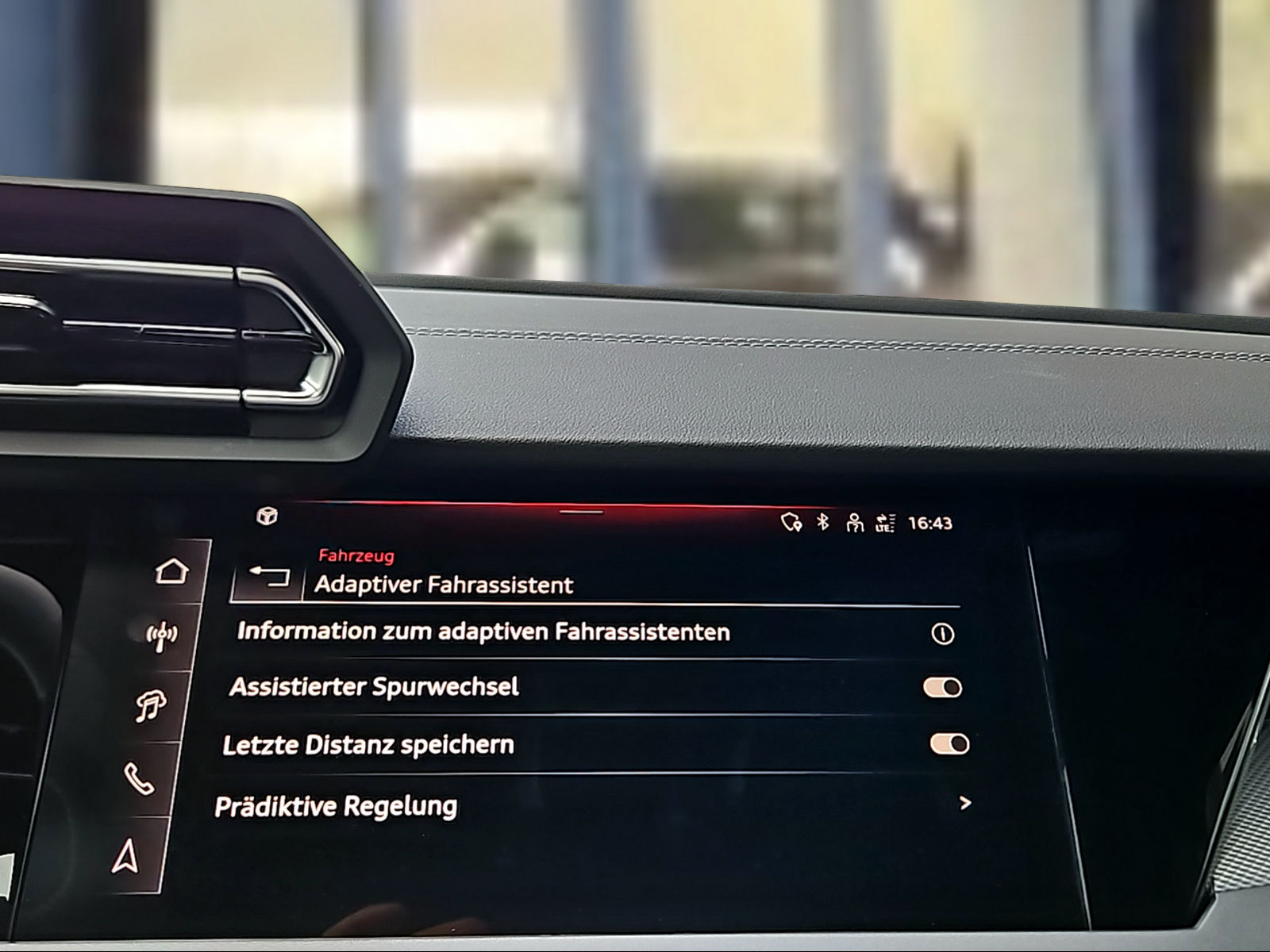 AUDI A3 Sportback TFSI 150 kW quattro S line S tronic Mythosschwarz Metallic-image-13