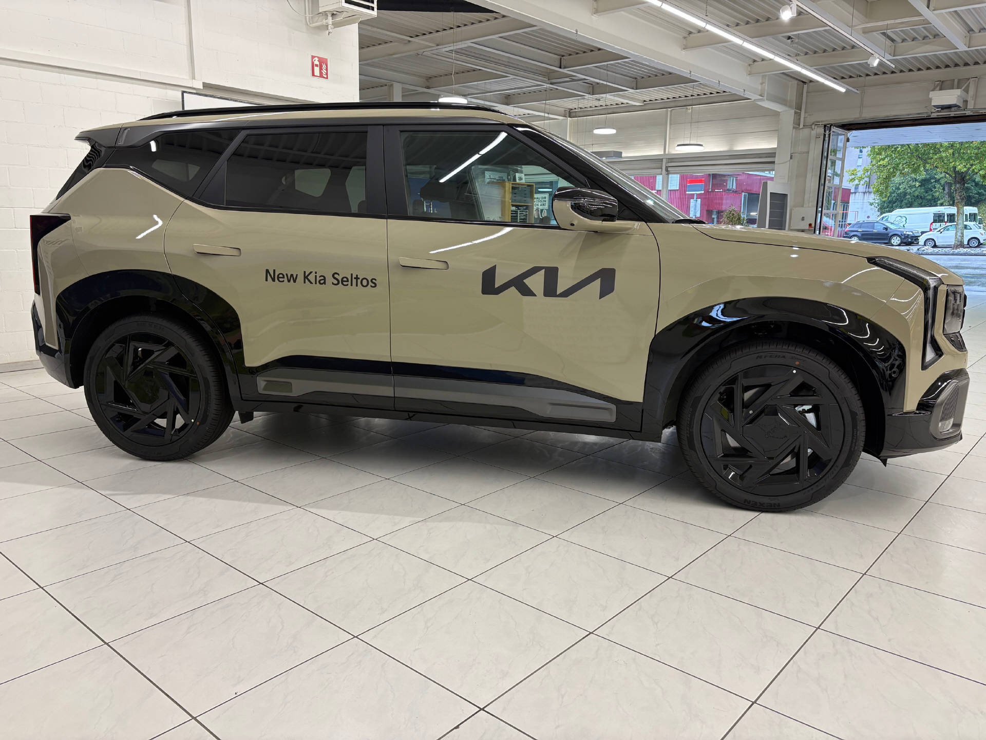 KIA Seltos 1.6 T-GDi X-Line-image-3
