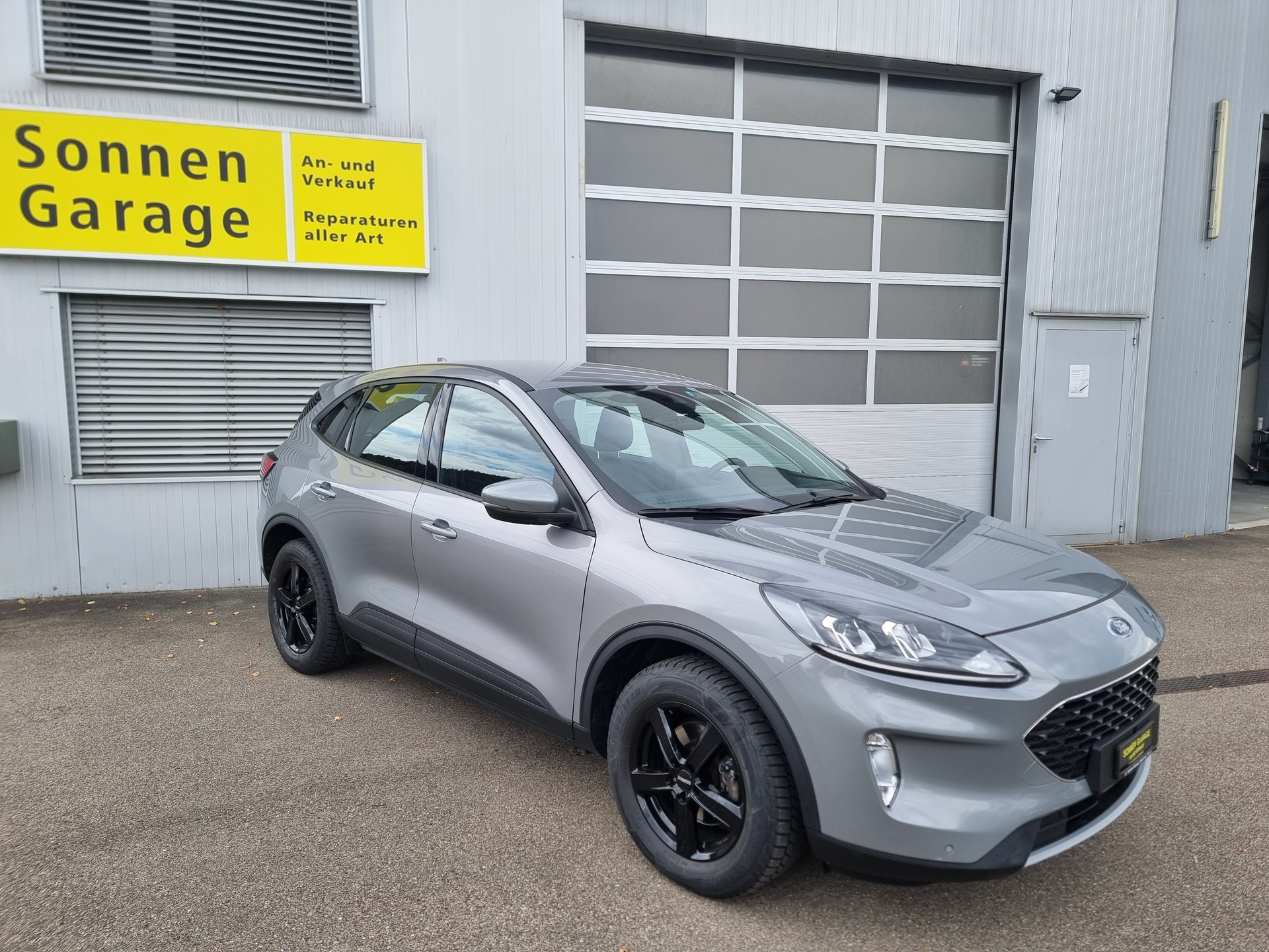 FORD Kuga 2.0 TDCi EcoBlue Cool & Connect 4WD-image-0