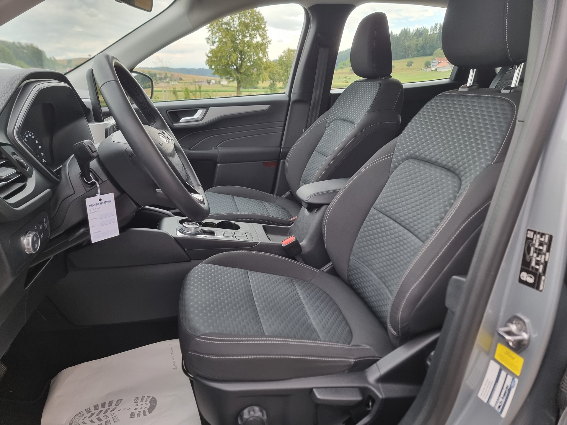 FORD Kuga 2.0 TDCi EcoBlue Cool & Connect 4WD-image-6