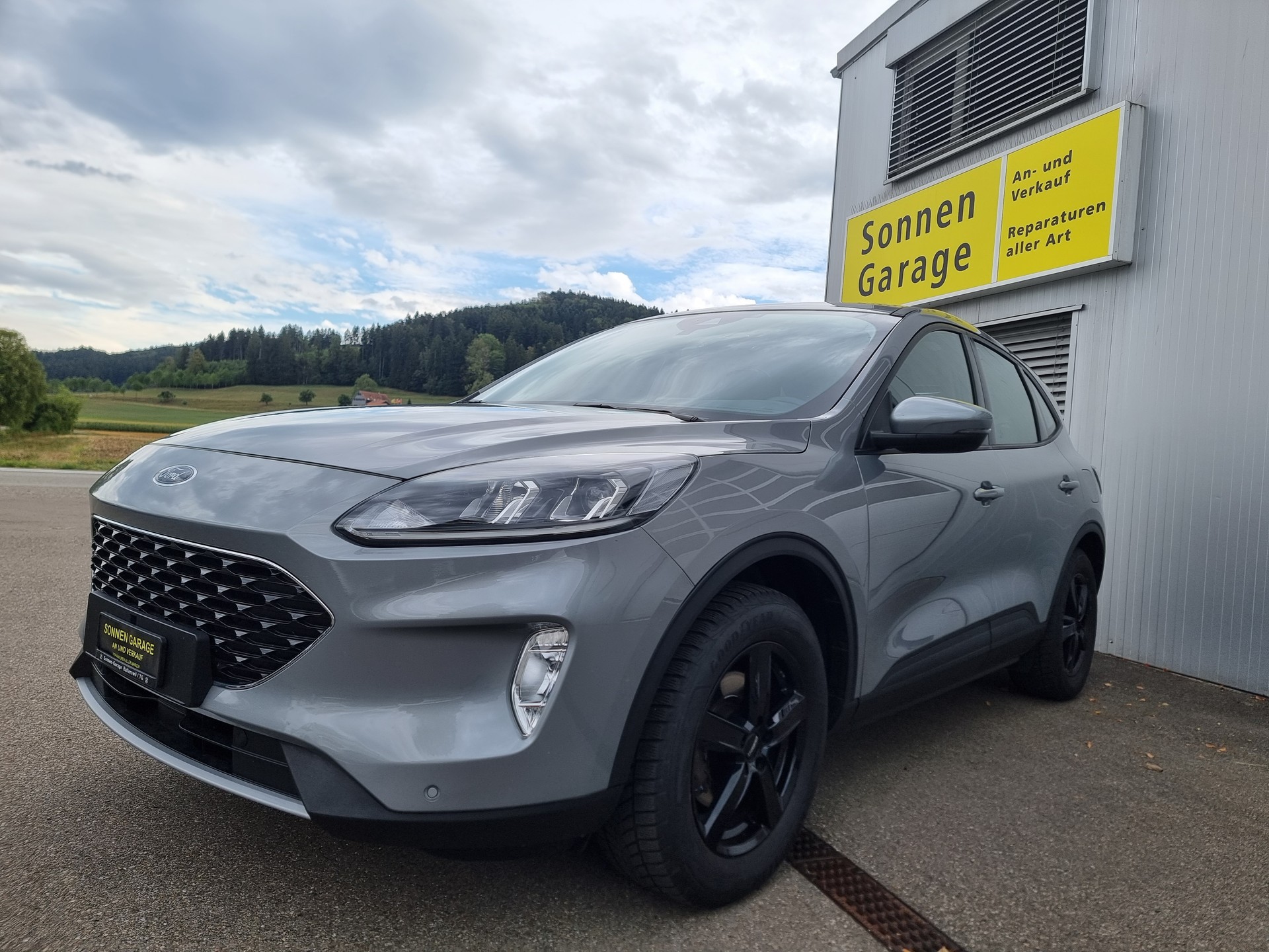 FORD Kuga 2.0 TDCi EcoBlue Cool & Connect 4WD-image-2