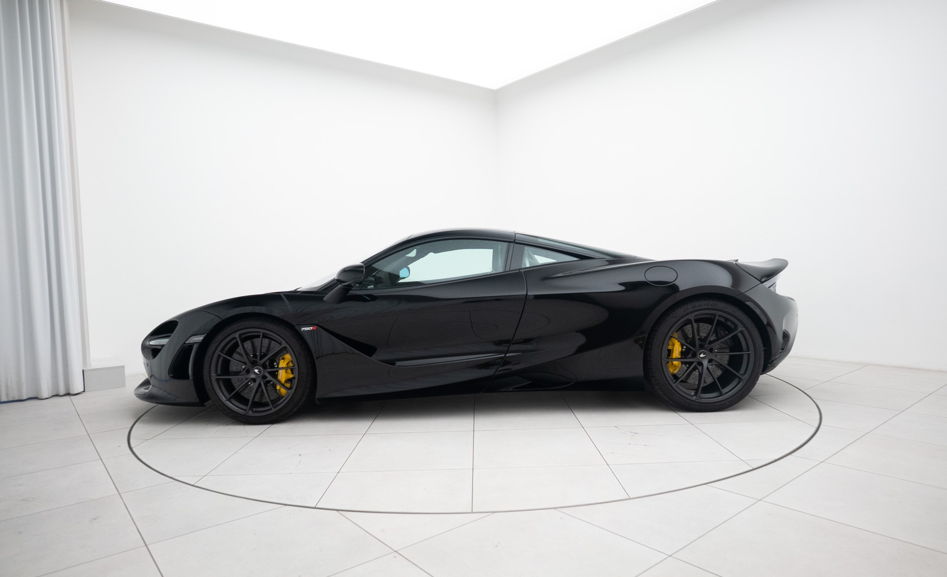 McLAREN 750S Coupé Performance-image-1