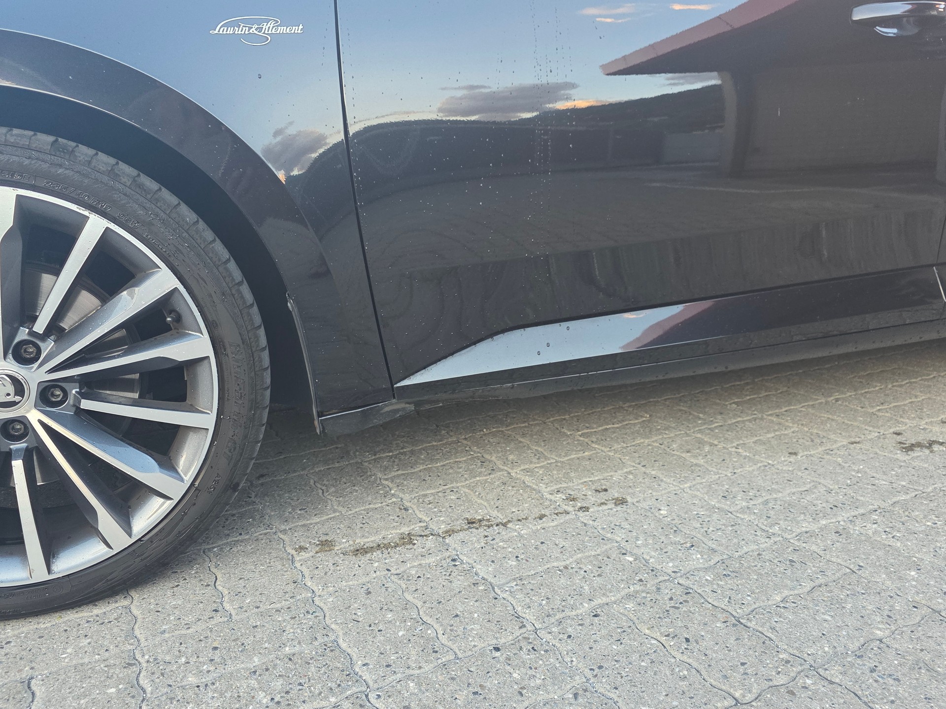 SKODA Superb Combi 2.0 TDi L&K DSG-image-6