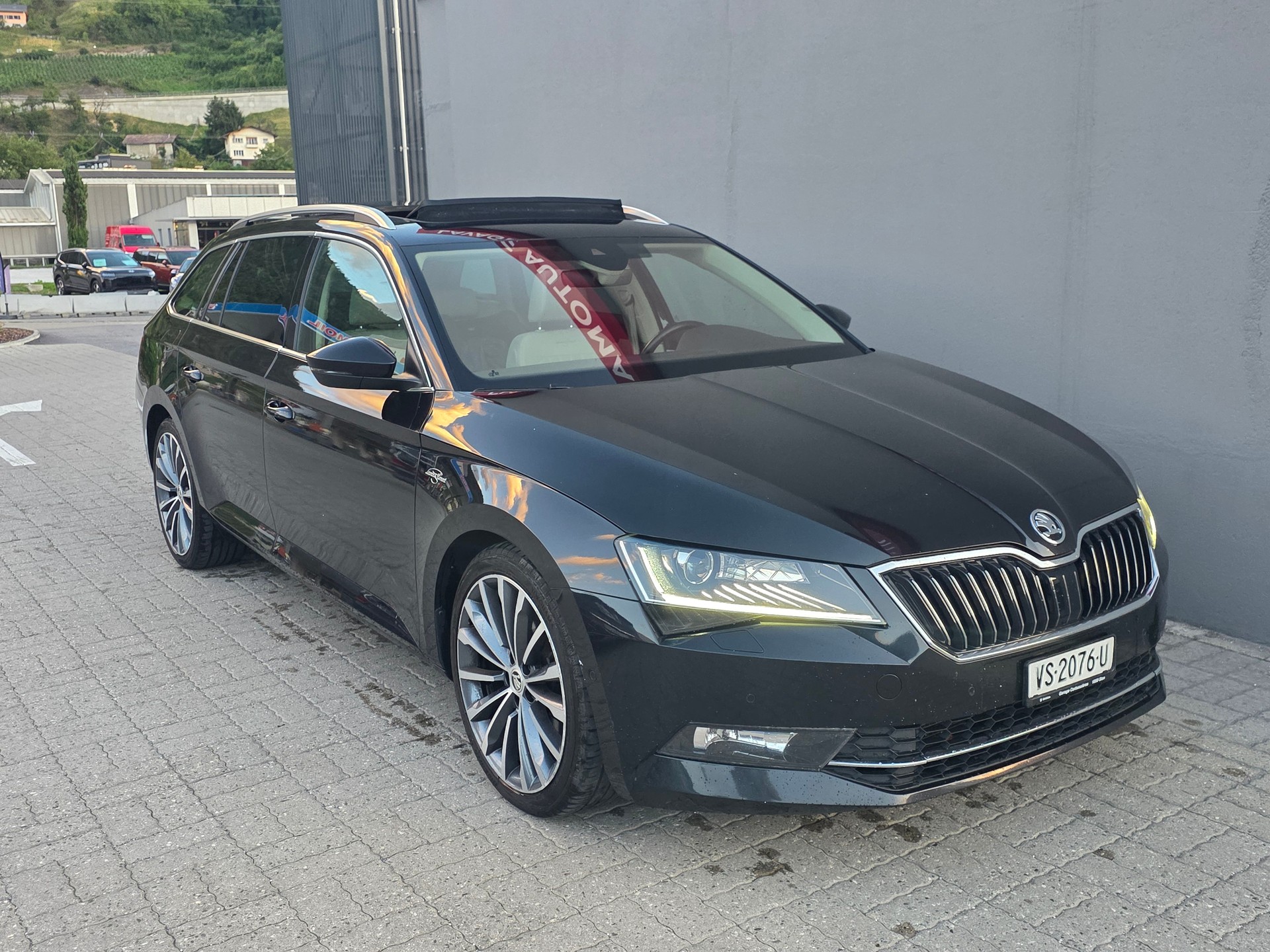 SKODA Superb Combi 2.0 TDi L&K DSG-image-5