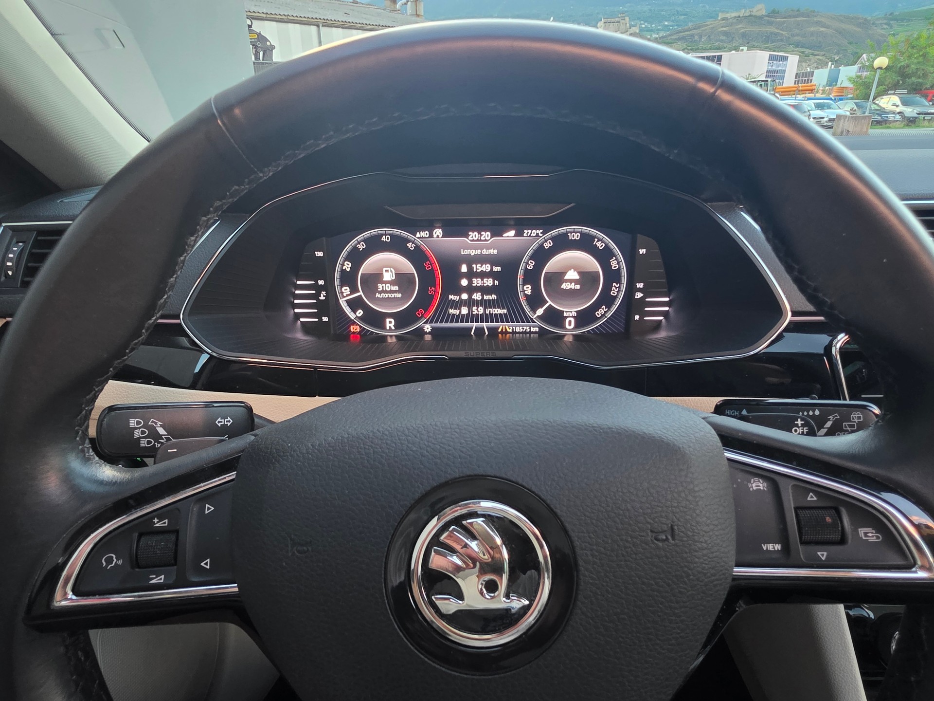SKODA Superb Combi 2.0 TDi L&K DSG-image-12