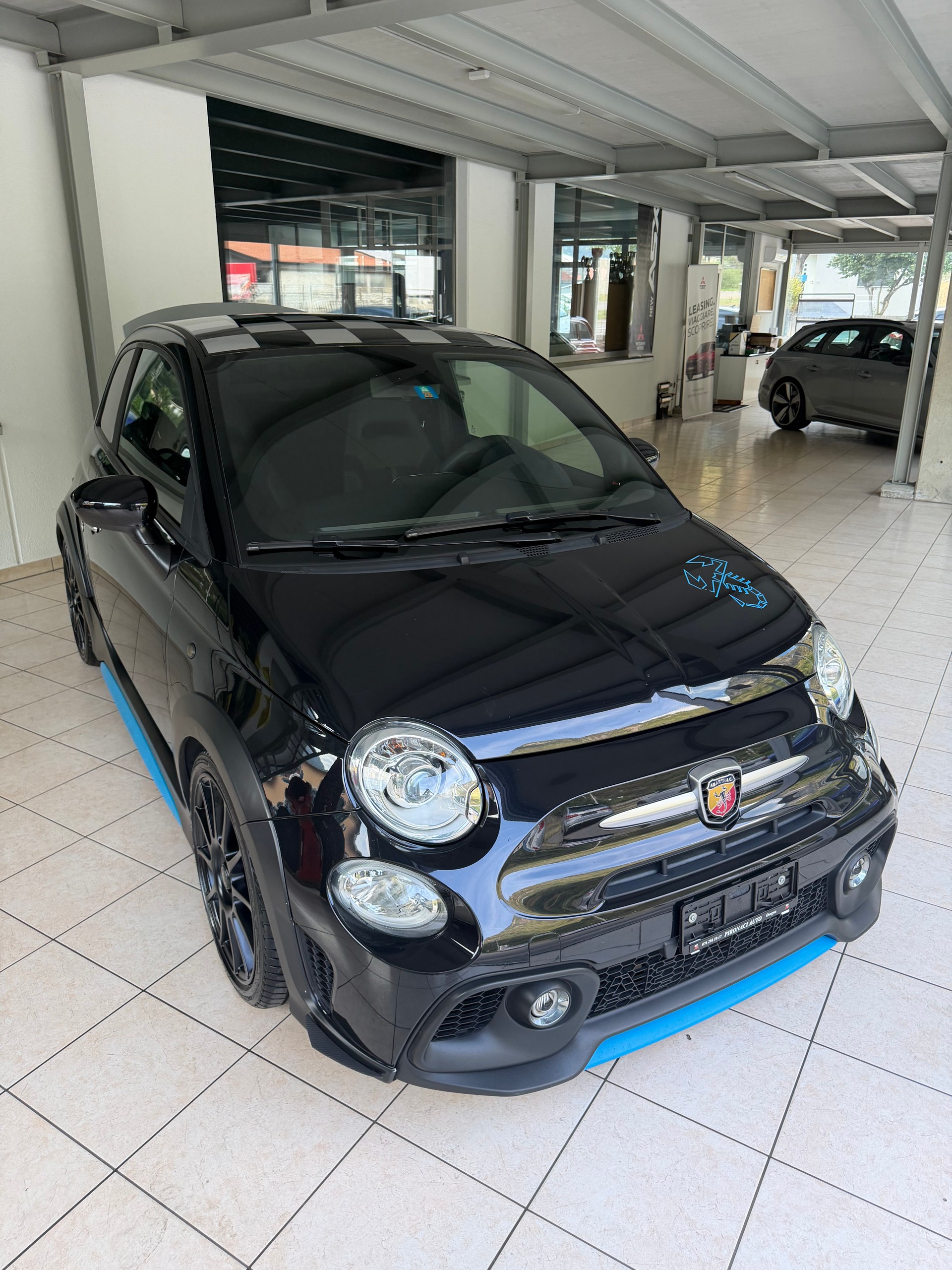 FIAT 695 1.4 16V Turbo Abarth 70 Anniversario-image-9
