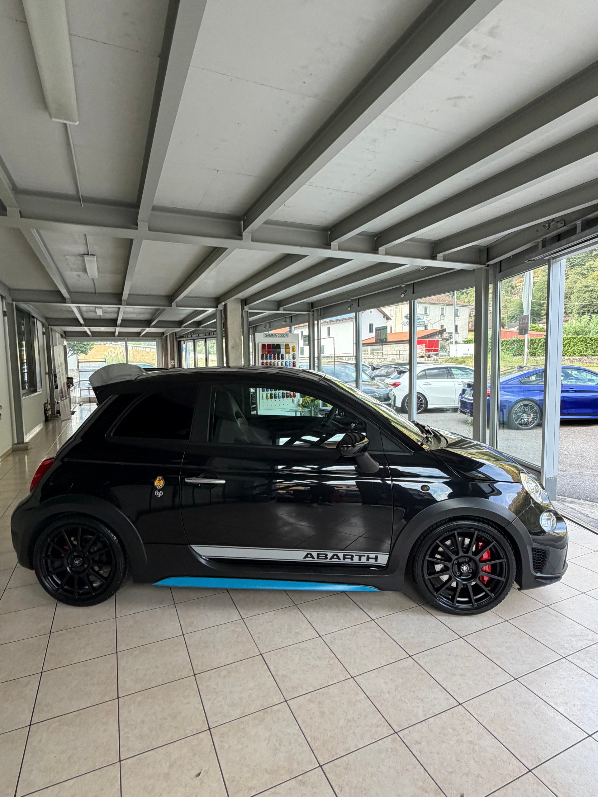 FIAT 695 1.4 16V Turbo Abarth 70 Anniversario-image-6