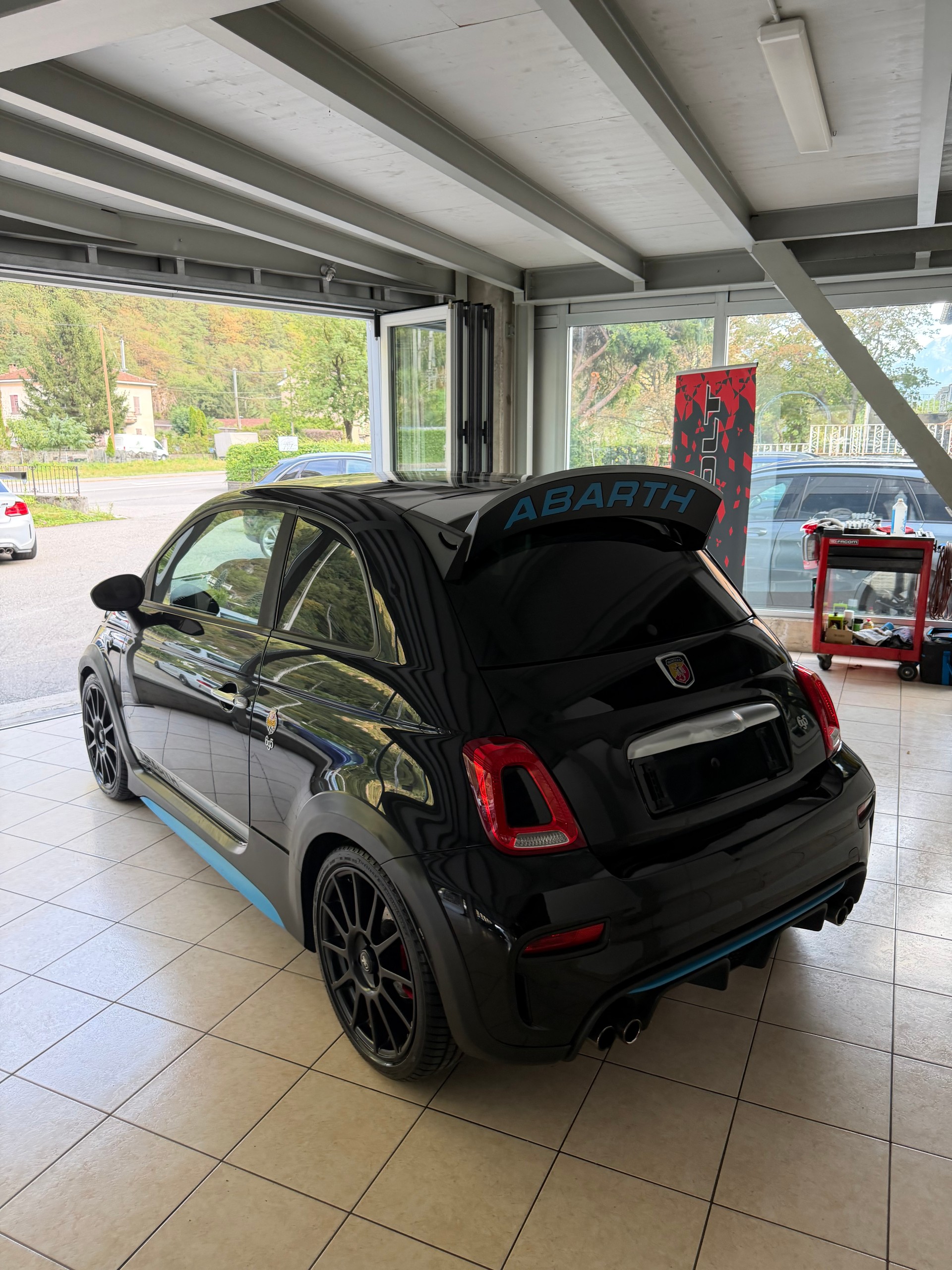 FIAT 695 1.4 16V Turbo Abarth 70 Anniversario-image-4