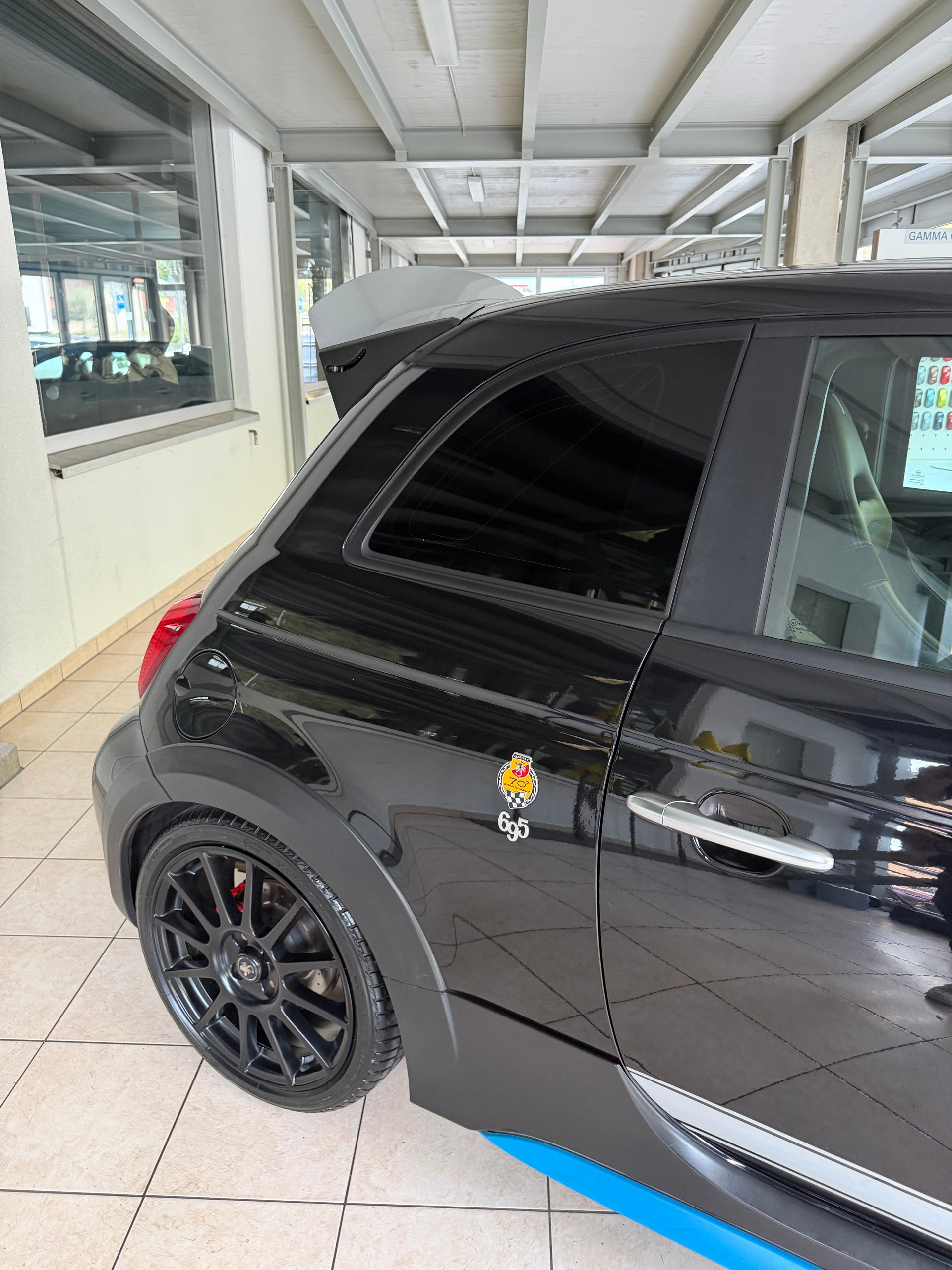 FIAT 695 1.4 16V Turbo Abarth 70 Anniversario-image-7