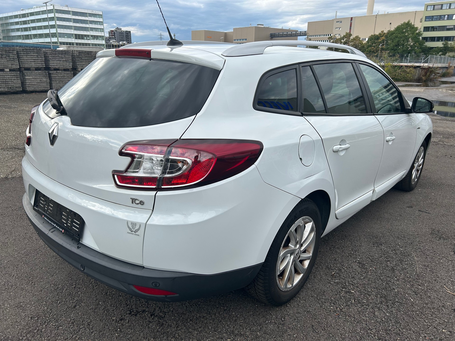 RENAULT Mégane Grandtour 1.2 16V Turbo Limited-image-4