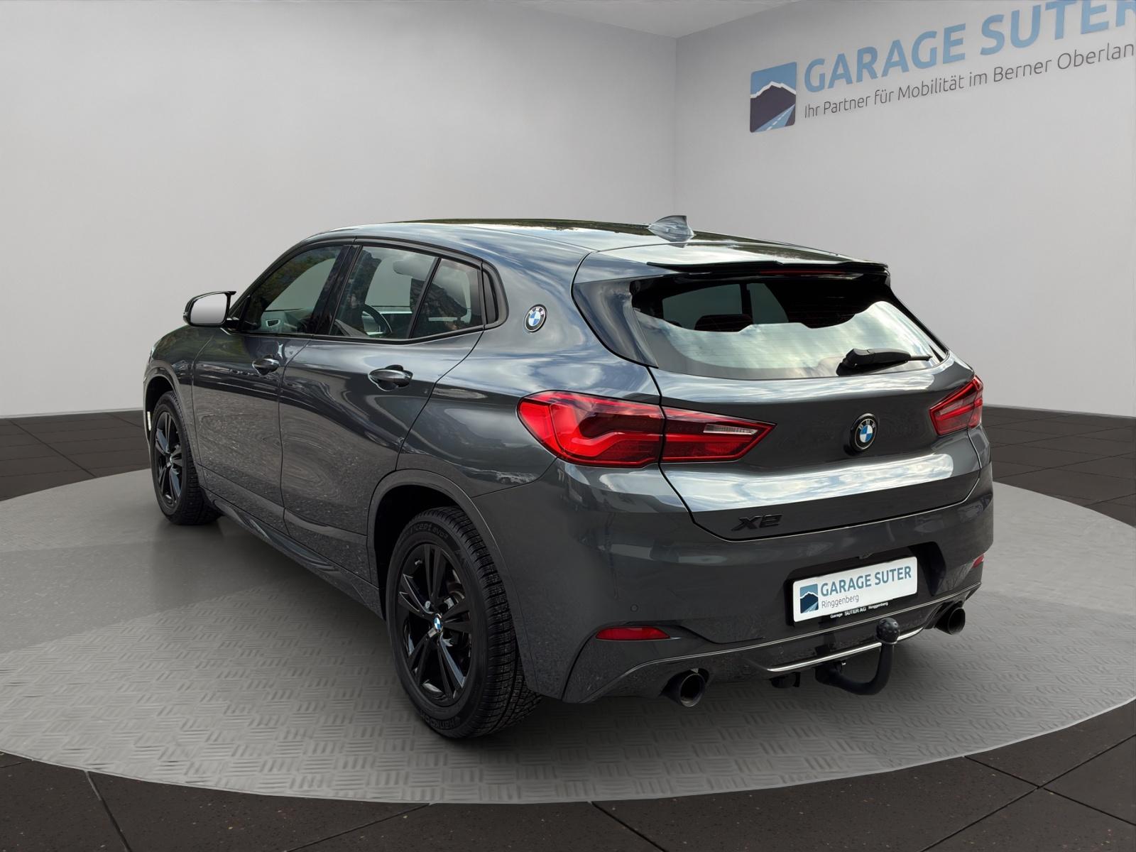 BMW X2 20i xDrive-showroom-element-2