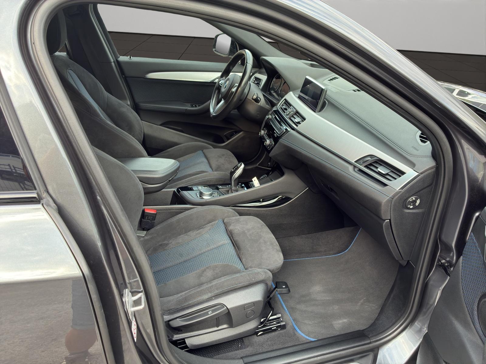 BMW X2 20i xDrive-image-10
