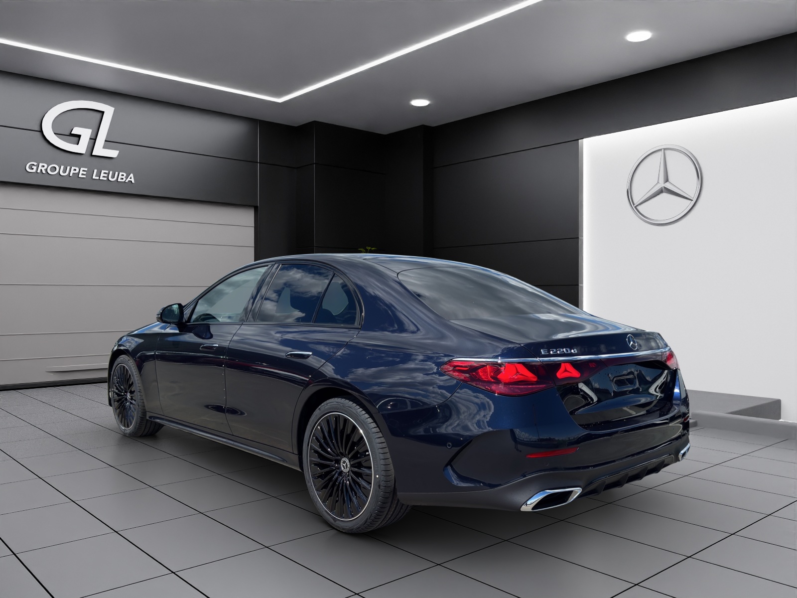 MERCEDES-BENZ E 220 d 4Matic 9G-Tronic-showroom-element-3