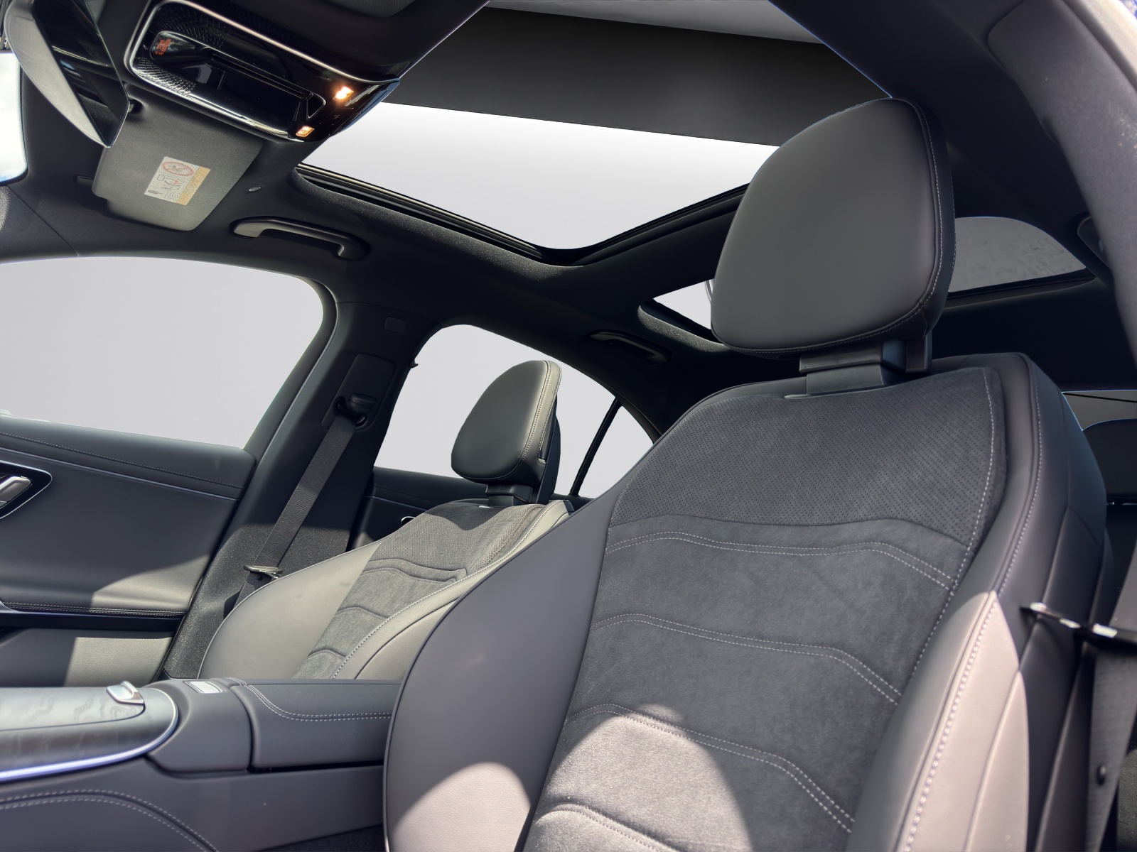 MERCEDES-BENZ E 220 d 4Matic 9G-Tronic-image-8