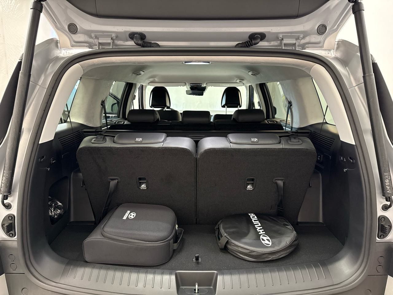 HYUNDAI Santa Fe 1.6 T-GDi PHEV Calligraphy 4WD Automatic-image-9
