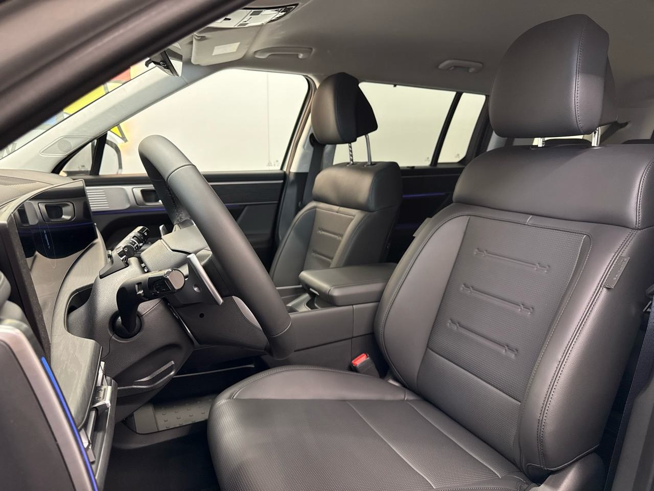 HYUNDAI Santa Fe 1.6 T-GDi PHEV Calligraphy 4WD Automatic-image-3