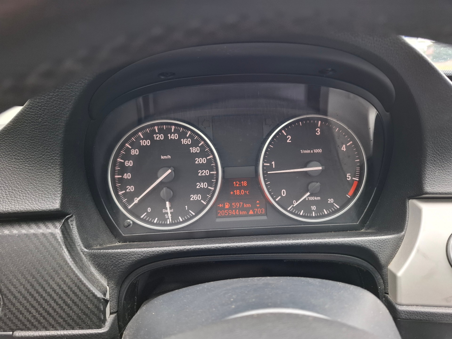 BMW 318d-image-10